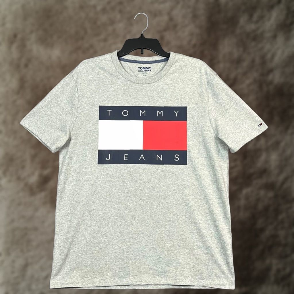 Tommy Hilfiger Tommy Hilfiger Men’s Cotton Flag T-Shirt Gray -Multi Short Sleeve L Crew Neck Logo Tee Shirt Men Size US L / EU 52-54 / 3 - 1 Thumbnail