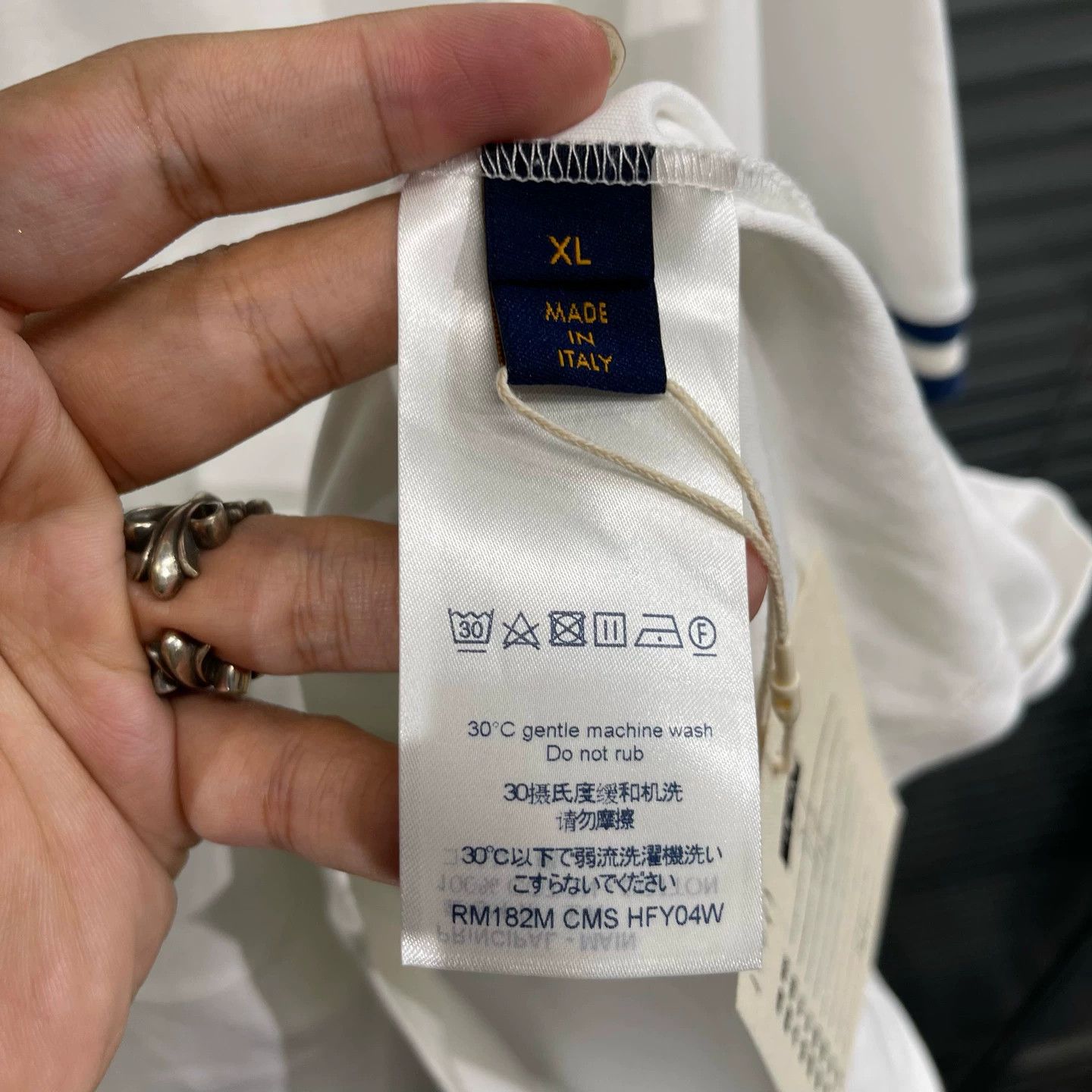 Louis Vuitton LV Reverse Logo Embroidered White/Blue T XL Mint Size US XL / EU 56 / 4 - 5 Thumbnail