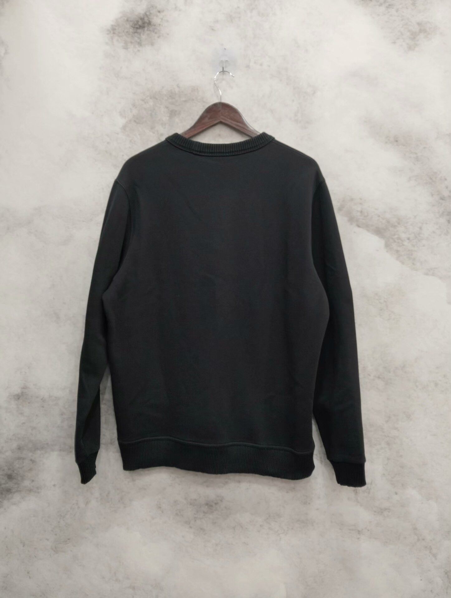 Burberry burberry black sweatshirt with logo patch Size US M / EU 48-50 / 2 - 2 Thumbnail