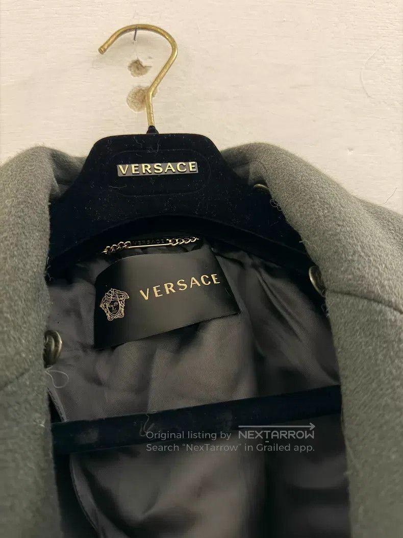 Versace Versace Black wool coat Size M / US 6-8 / IT 42-44 - 2 Thumbnail