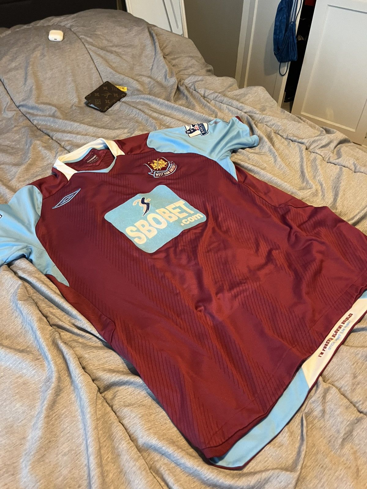 Umbro × Vintage Vintage West Ham United Jersey Size US L / EU 52-54 / 3 - 6 Thumbnail