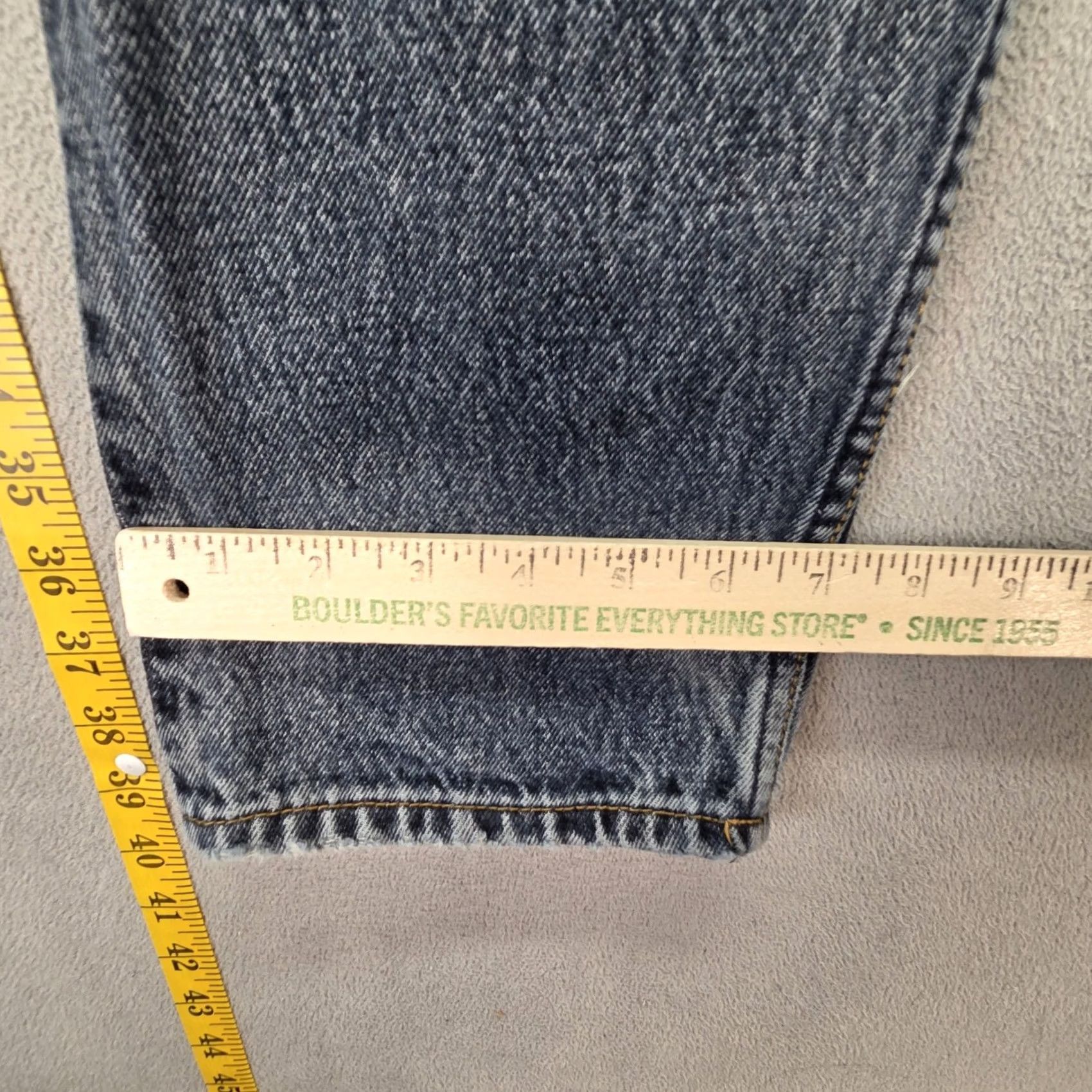 Levi's VINTAGE Levi's 501 Jeans Mens Blue Med Wash Button Fly 31x29 Regular Fit Denim Pants Size US 31 - 5 Thumbnail