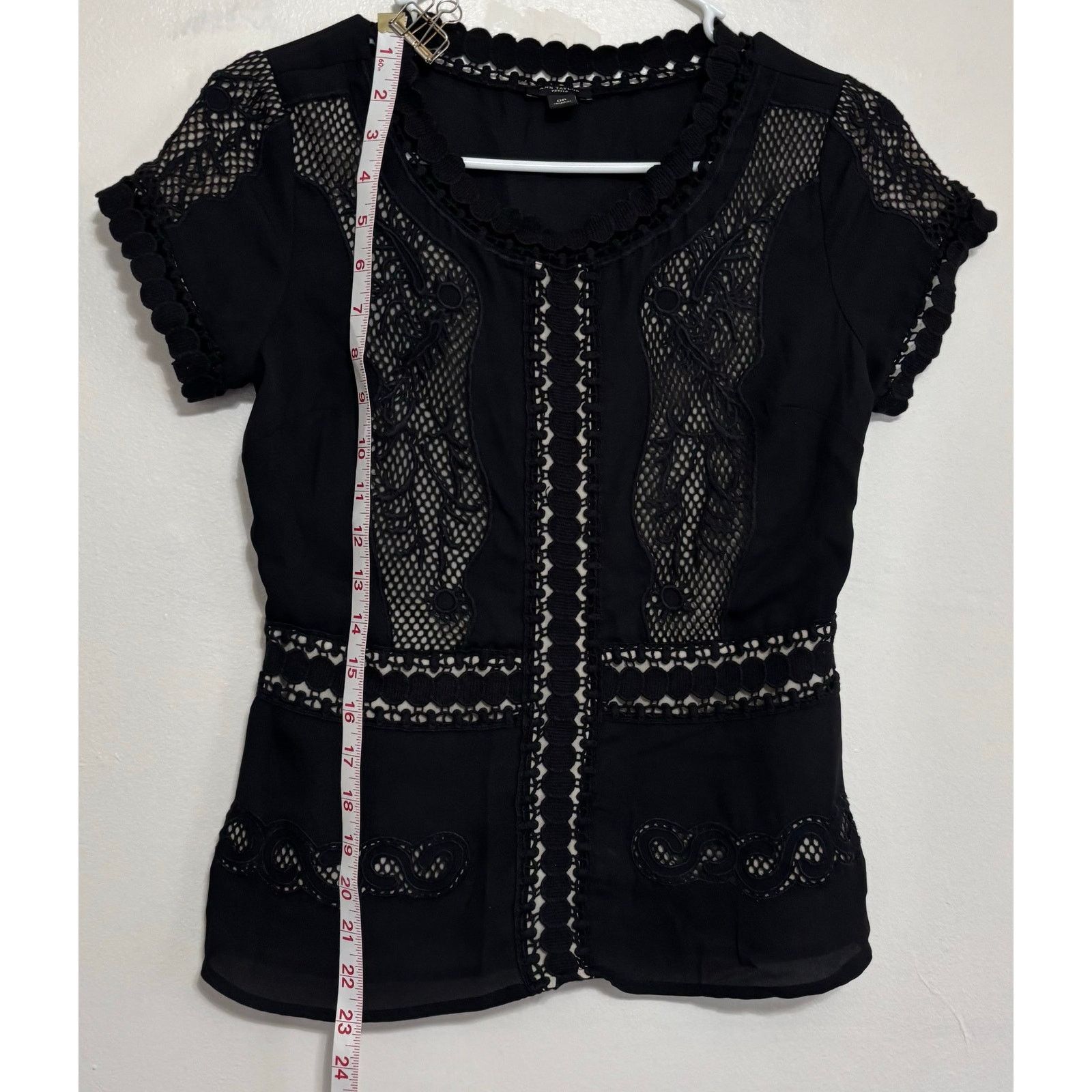 Ann Taylor Ann Taylor Black Crochet Lace Peplum Blouse Petite 0 Lined Size XS / US 0-2 / IT 36-38 - 3 Thumbnail