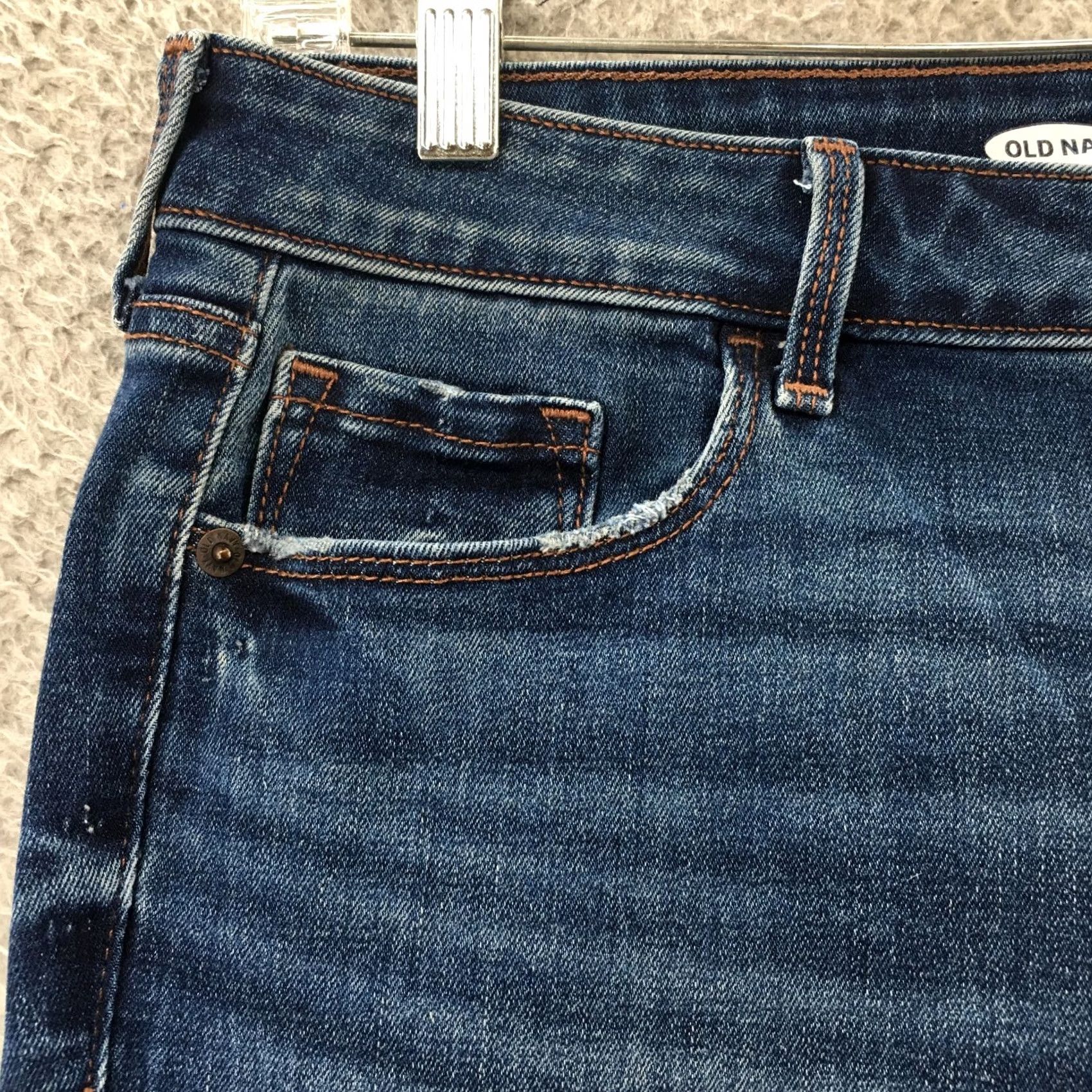 Old Navy Old Navy Skinny Jeans Womens 10 Blue Denim Mid Rise Dark Wash Zip Jeans Womens 10 Regular Zip 5-Pocket Denim Blue Leather? Size 32" / US 10 / IT 46 - 4 Thumbnail
