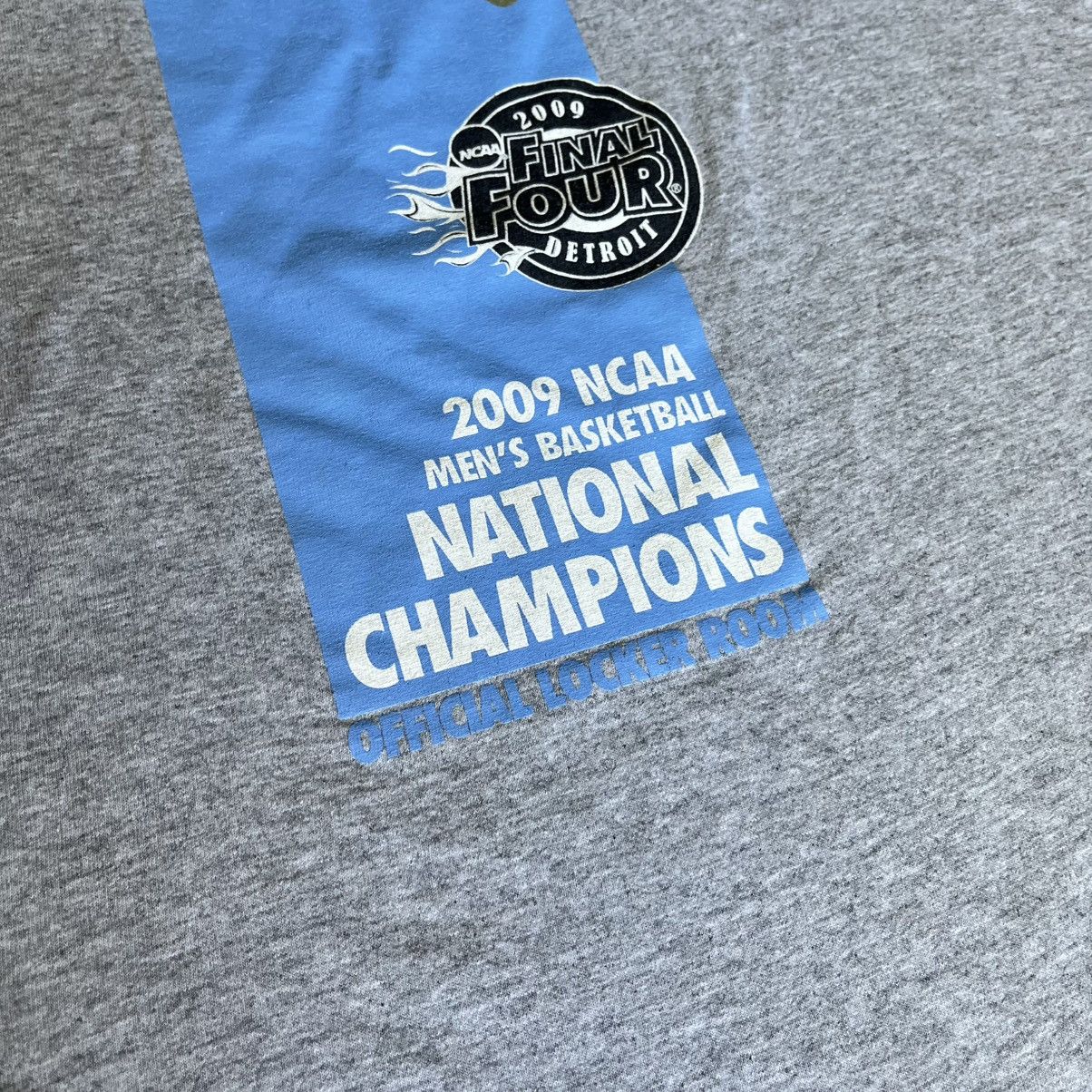 Nike × Vintage Vintage 2009 Nike UNC College Basketball Champions Logo Tee Size US XL / EU 56 / 4 - 3 Thumbnail