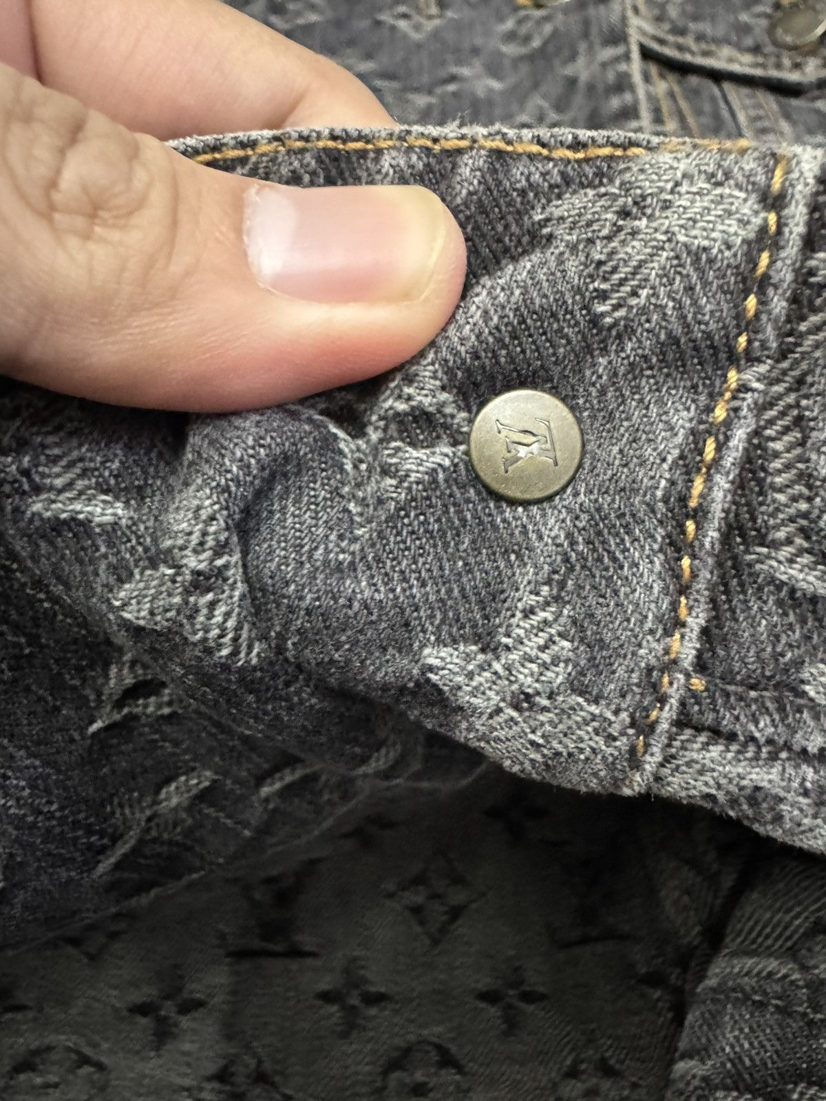 Louis Vuitton VINTAGE 2007 LOUIS VUITTON MONOGRAM JACQUARD DENIM JACKET Size XS / US 0-2 / IT 36-38 - 4 Thumbnail