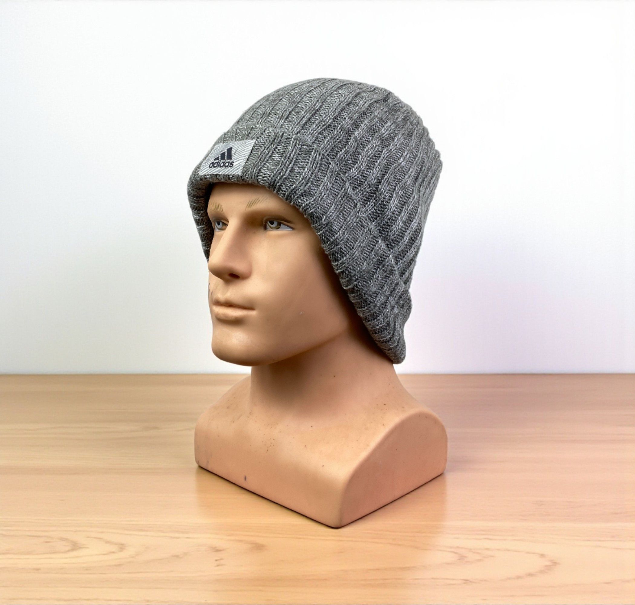 Adidas Vintage Adidas Beanie / Winter Cap / Snow Hat BA0087 Size ONE SIZE - 1 Thumbnail
