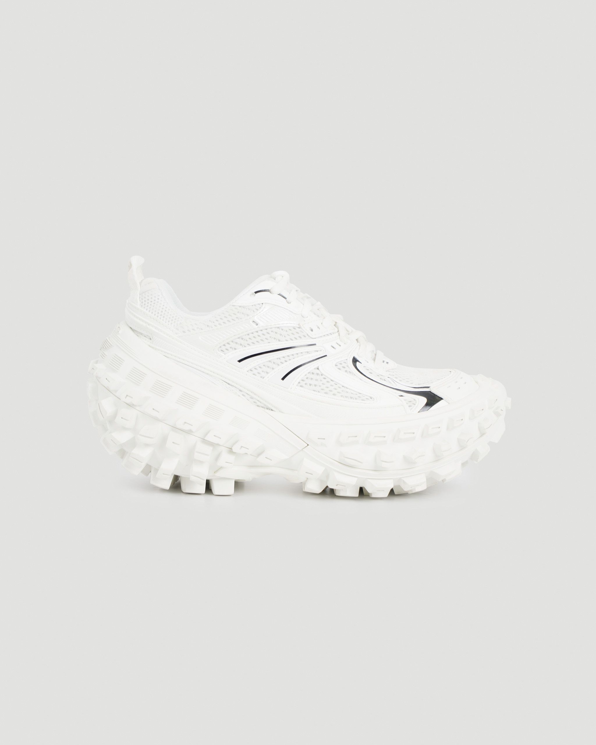 Balenciaga o1srvl11e1124 Bouncer Sneakers in White Size US 9 / IT 39 - 1 Thumbnail