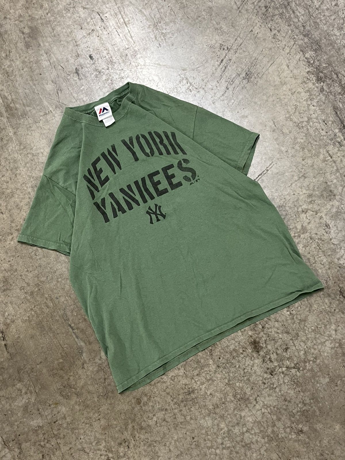 Vintage NY Yankees vintage tee shirt sports MLB baseball streetwear Size US L / EU 52-54 / 3 - 3 Thumbnail
