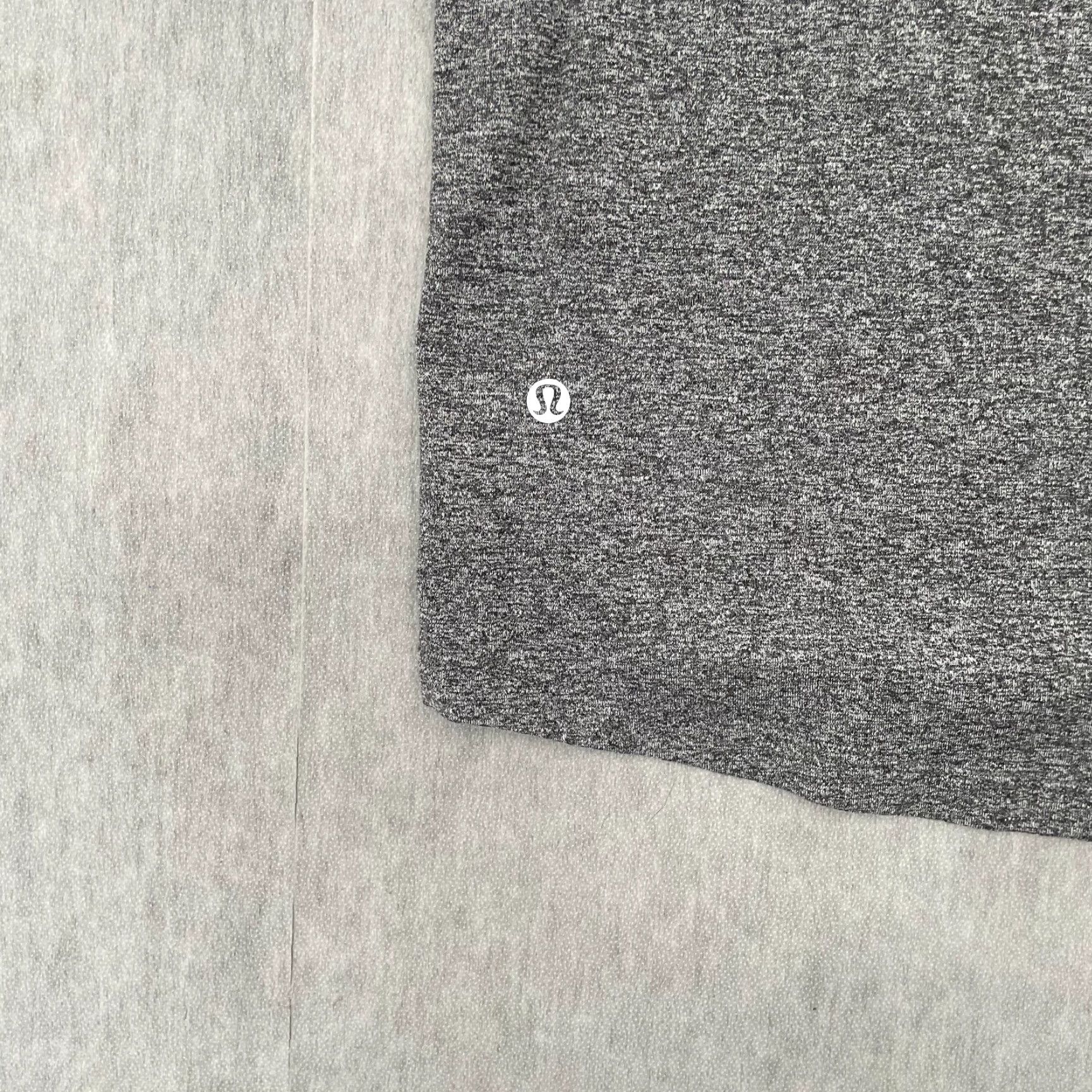 Lululemon VINTAGE Lululemon Shirt Womens 10 Gray Long Sleeve Crew Neck Pullover Gym Yoga Ladies Adult Size 10 Gray Pullover Athletic Casual Womens Size L / US 10 / IT 46 - 4 Thumbnail