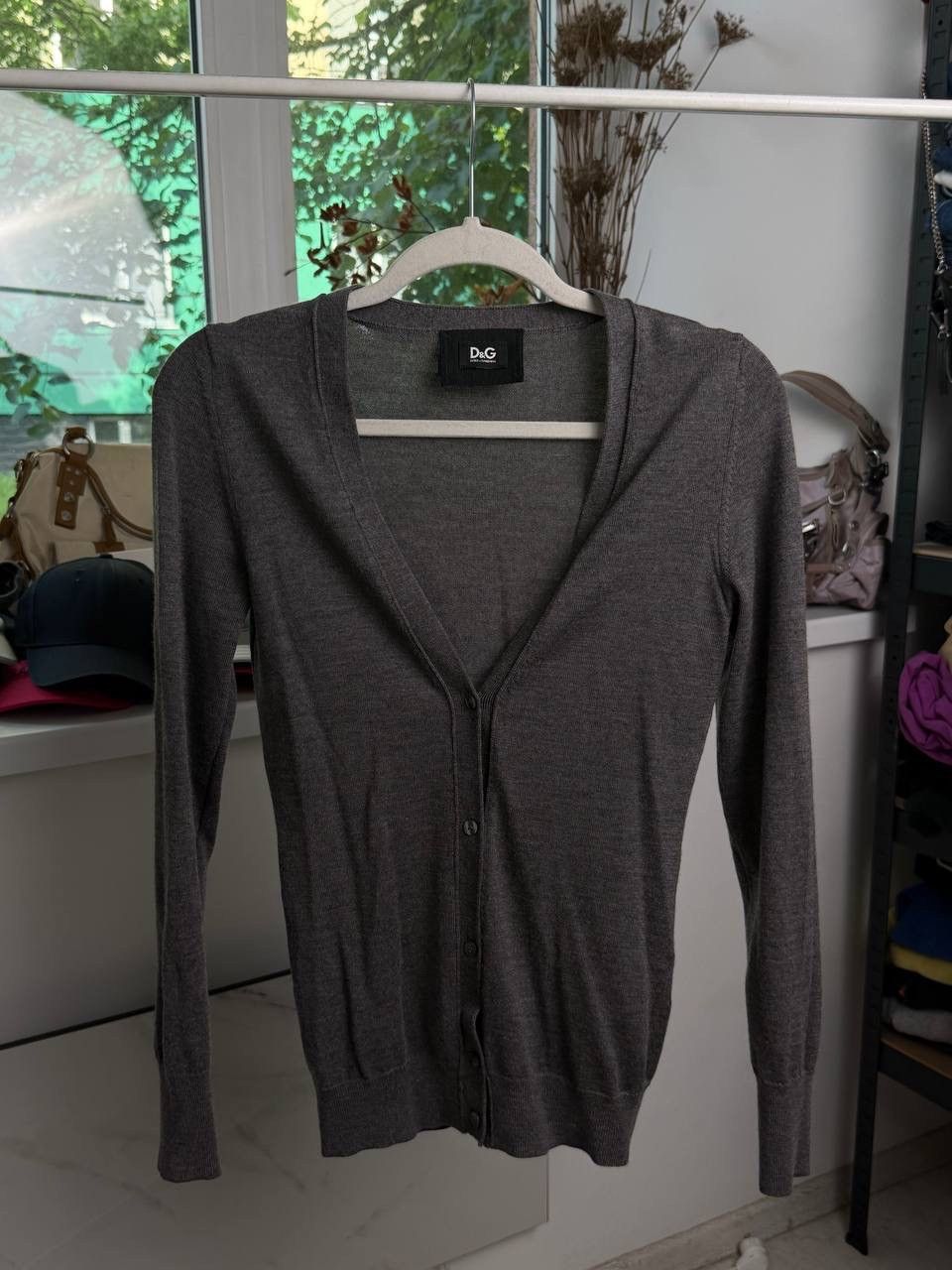 Dolce & Gabbana D&G Dolce & Gabbana Grey V-Neck Slim Fit Knit Cardigan Size XS / US 0-2 / IT 36-38 - 1 Thumbnail