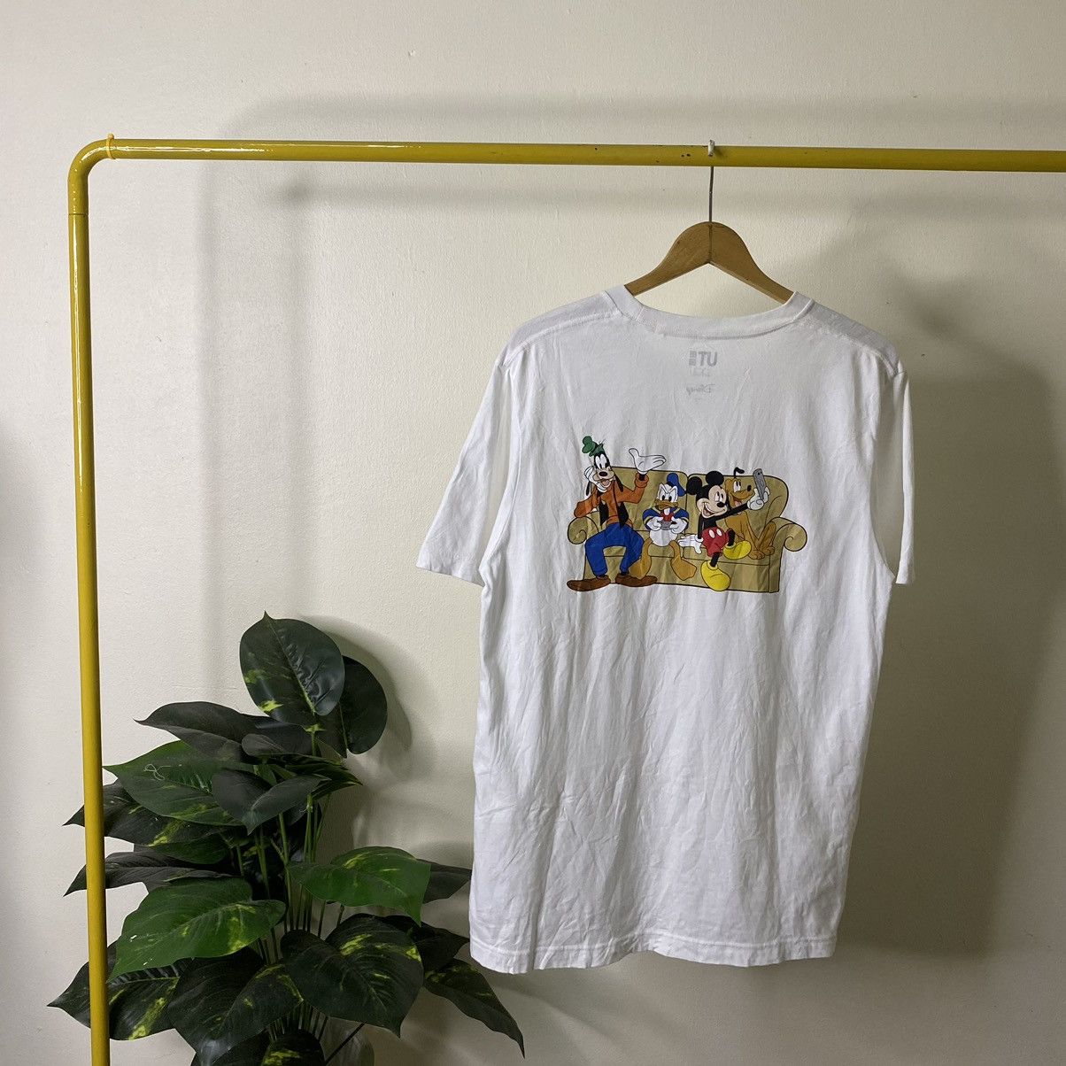 Disney × Mickey Mouse × Uniqlo Uniqlo x Disney Mickey Mouse Collaboration Tee Size US M / EU 48-50 / 2 - 1 Thumbnail