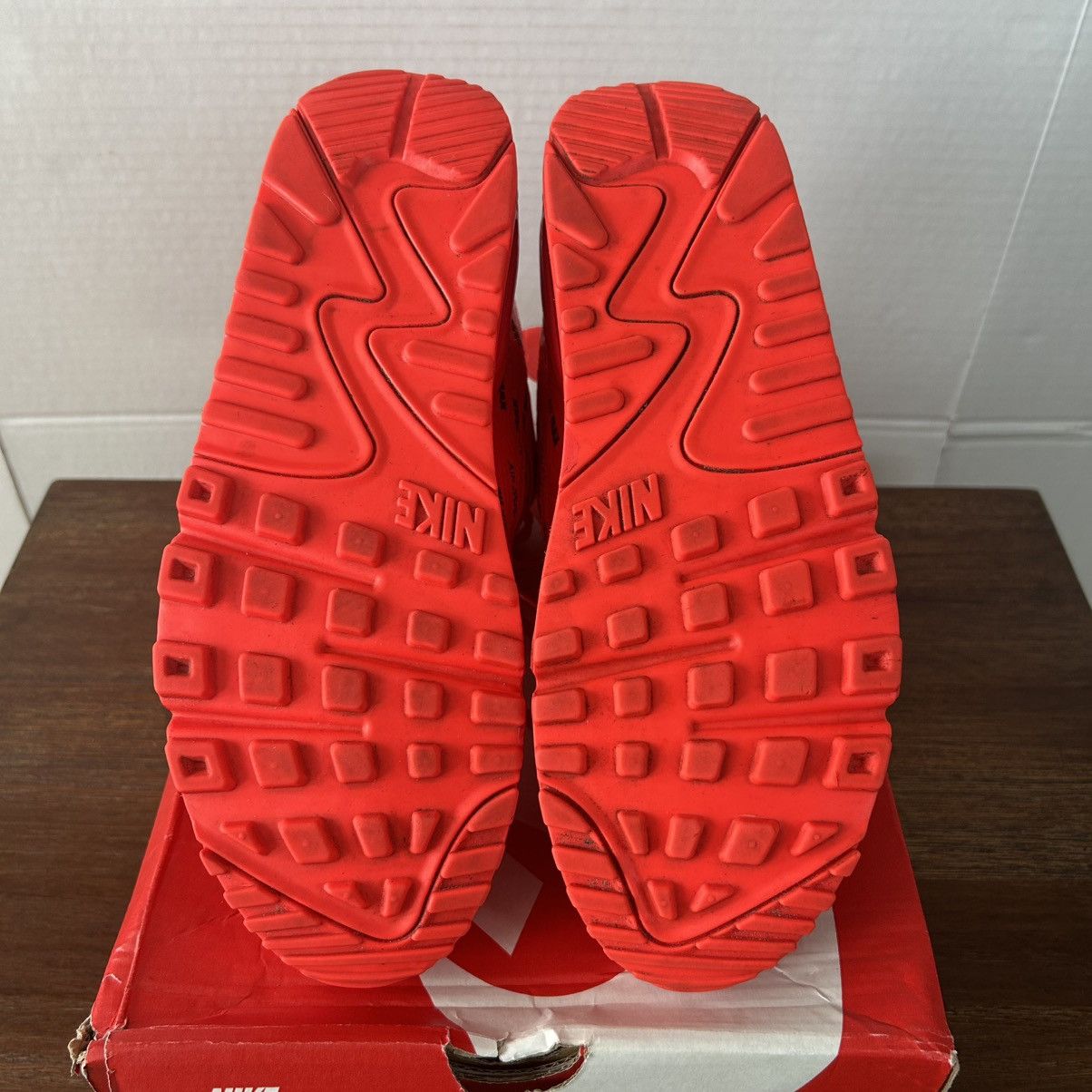 Nike Nike Air Max 90 Red Just Do It Pack Bright Crimson M10/W11.5 Size US 10 / EU 43 - 6 Thumbnail