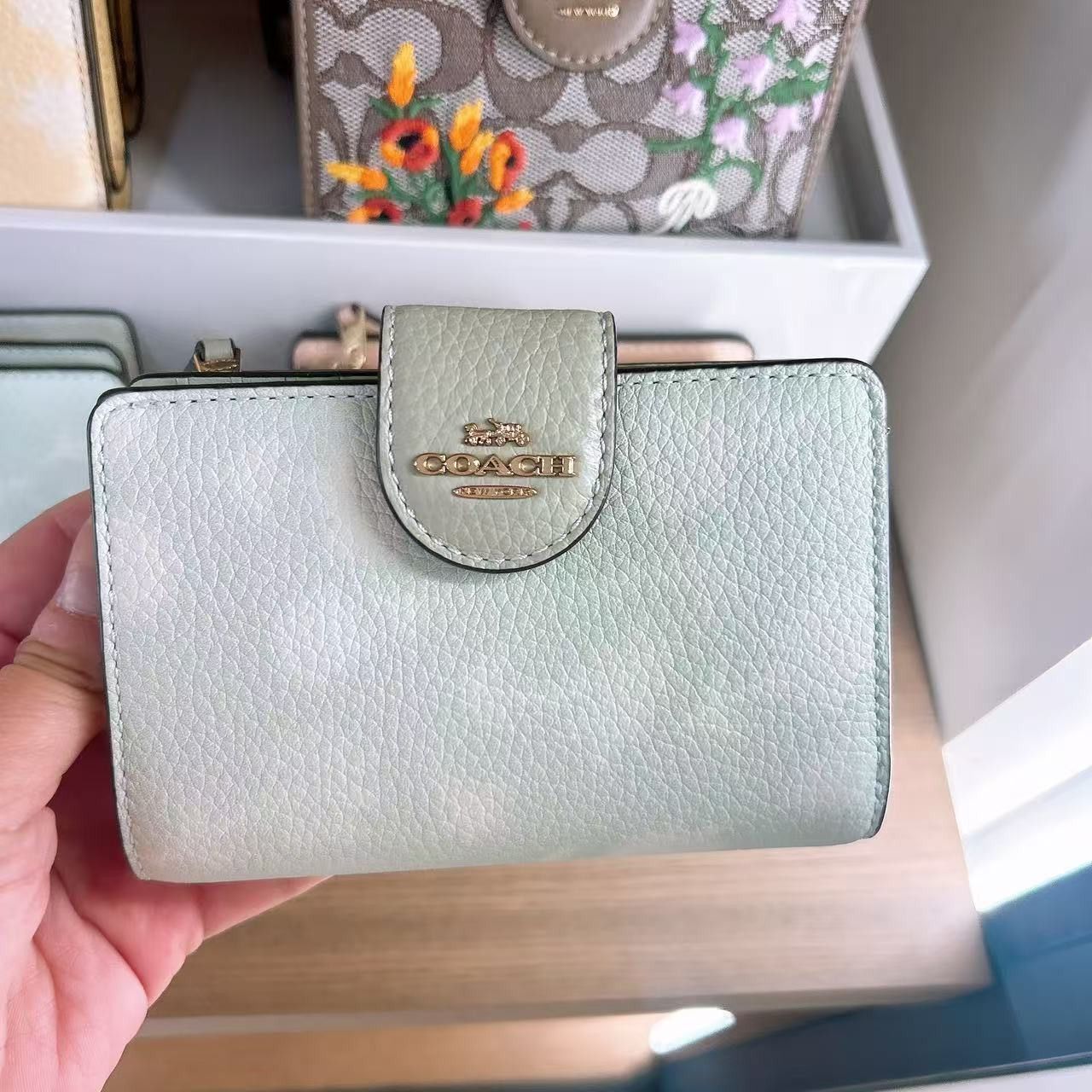 Coach Medium Corner Zip Wallet In Pretty Signature Canvas CEC31 Size ONE SIZE - 1 Thumbnail