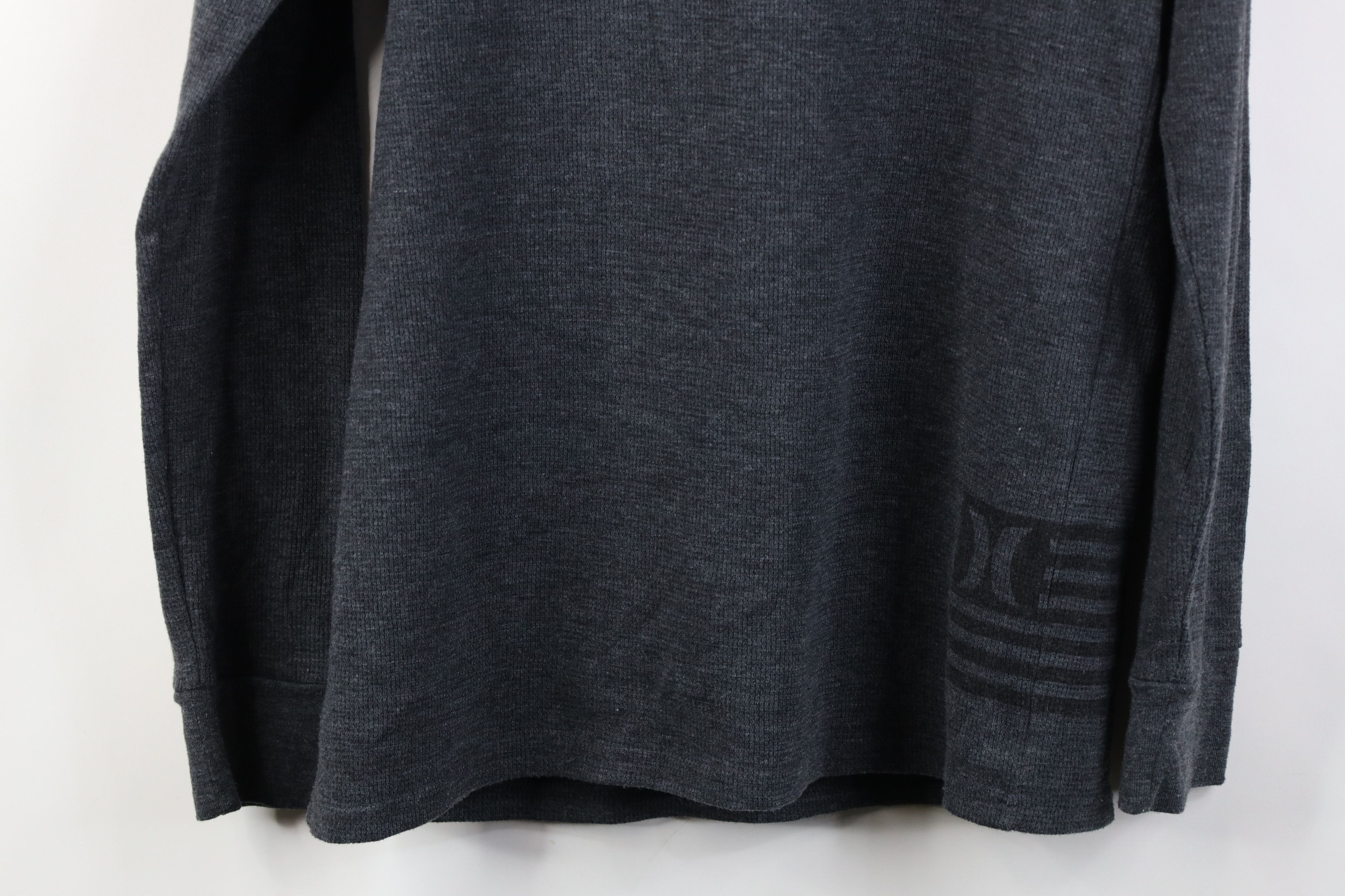 Hurley Vintage Y2K Hurley Surfing Spell Thermal Waffle Knit T-Shirt Size US M / EU 48-50 / 2 - 14 Thumbnail