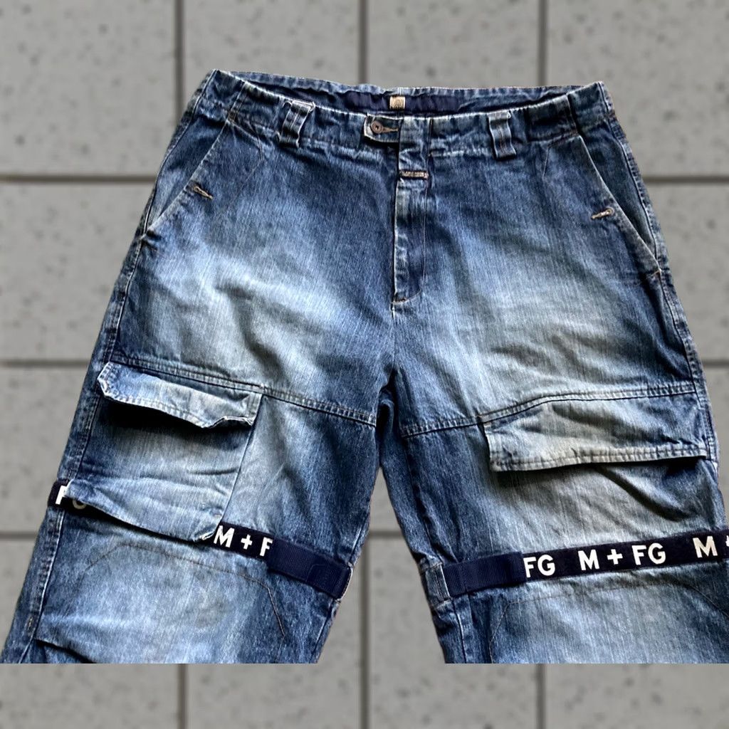 Vintage VINTAGE Girbaud Jeans Mens 42x33 Baggy Wide-Leg Denim Blue 90s Grunge Hip Hop Punk Cargo Pocket Zipper Button Fastening Navy/Blue Size US 42 / EU 58 - 1 Thumbnail