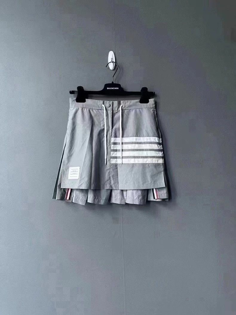 Thom Browne Thom Browne Gray Nylon Mini Skirt - dmc Size US 38 / EU 54 - 1 Thumbnail
