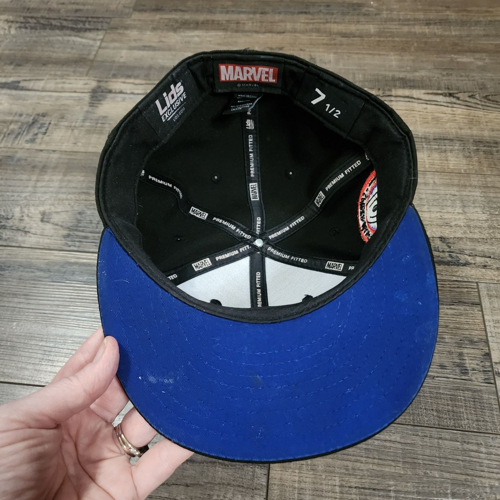 Lids Lids Exclusive Marvel Spiderman Fitted hat cap size 7.5 Size ONE SIZE - 6 Thumbnail