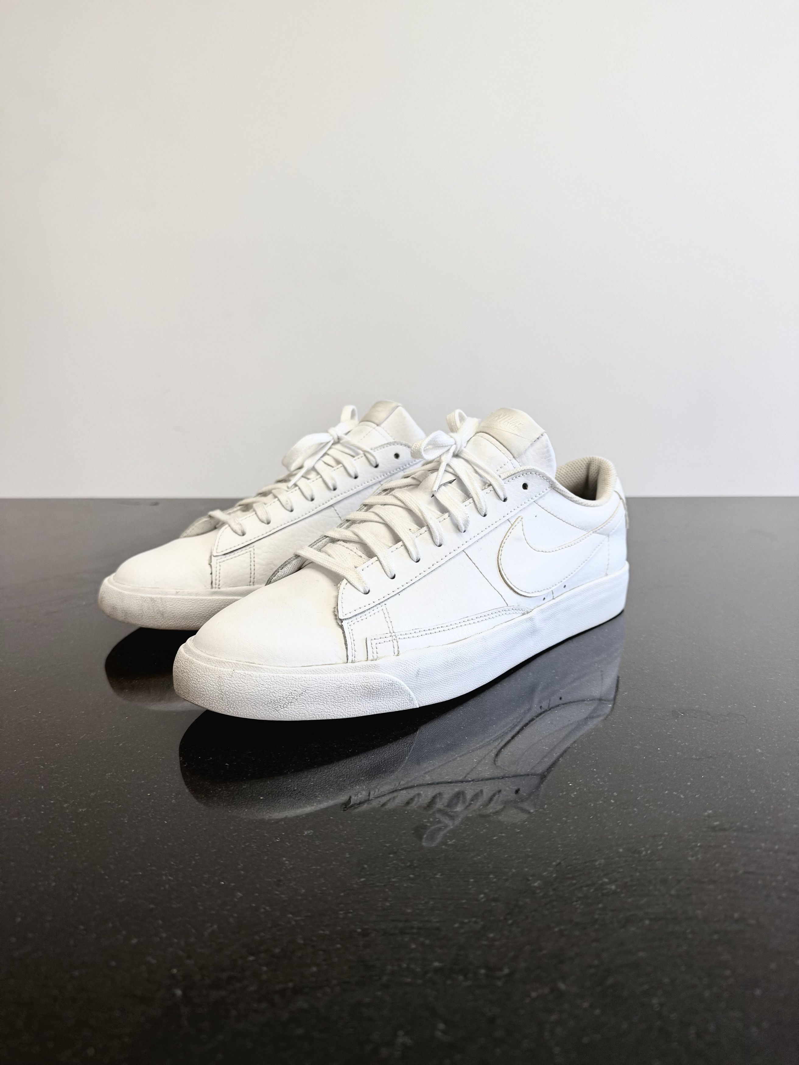 Nike Blazer Low LE 'Triple White' Size US 11.5 / EU 44-45 - 1 Thumbnail