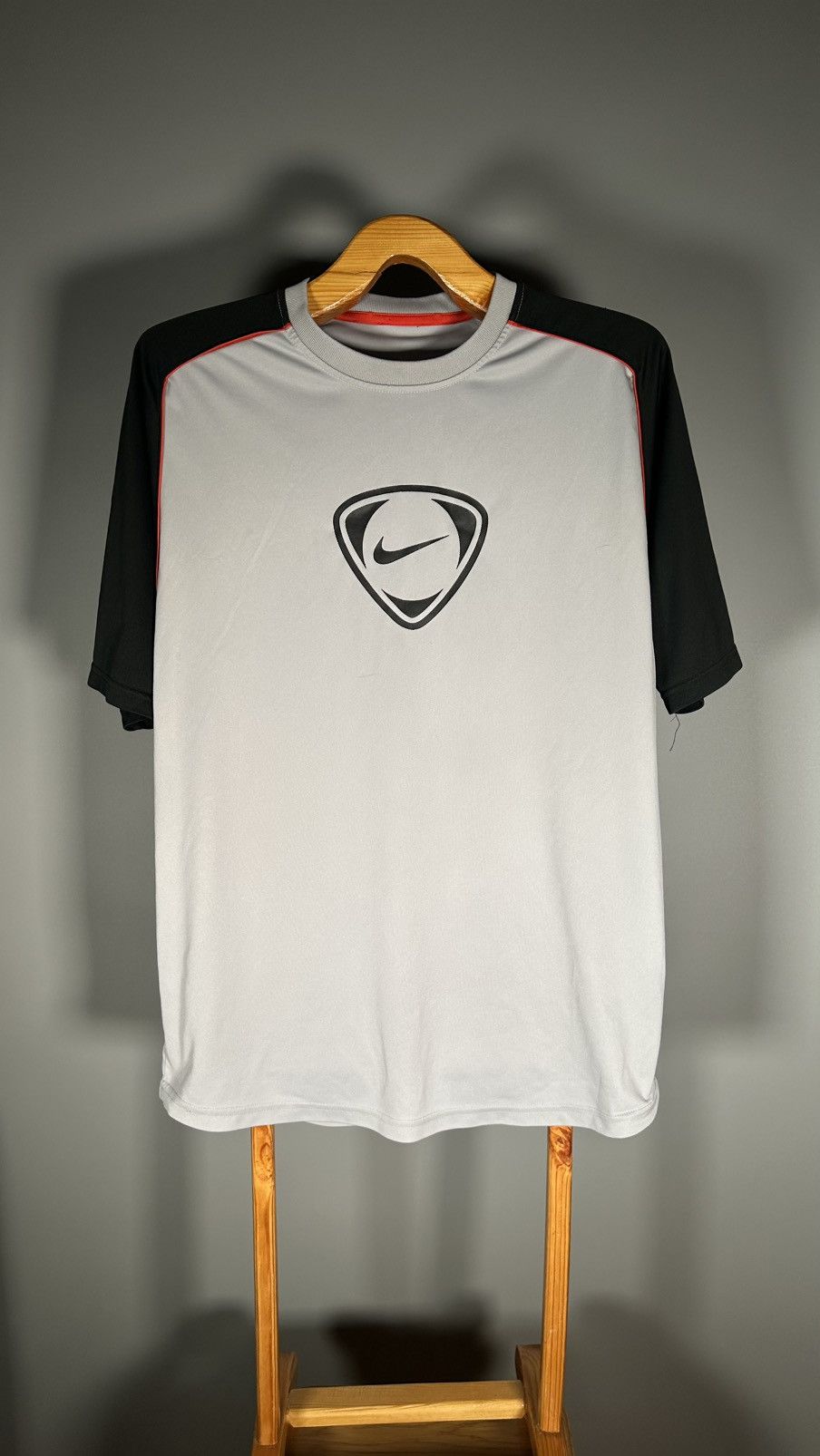 Nike VINTAGE BIG LOGO LARGE NIKE TEE🔥 Size US L / EU 52-54 / 3 - 5 Thumbnail