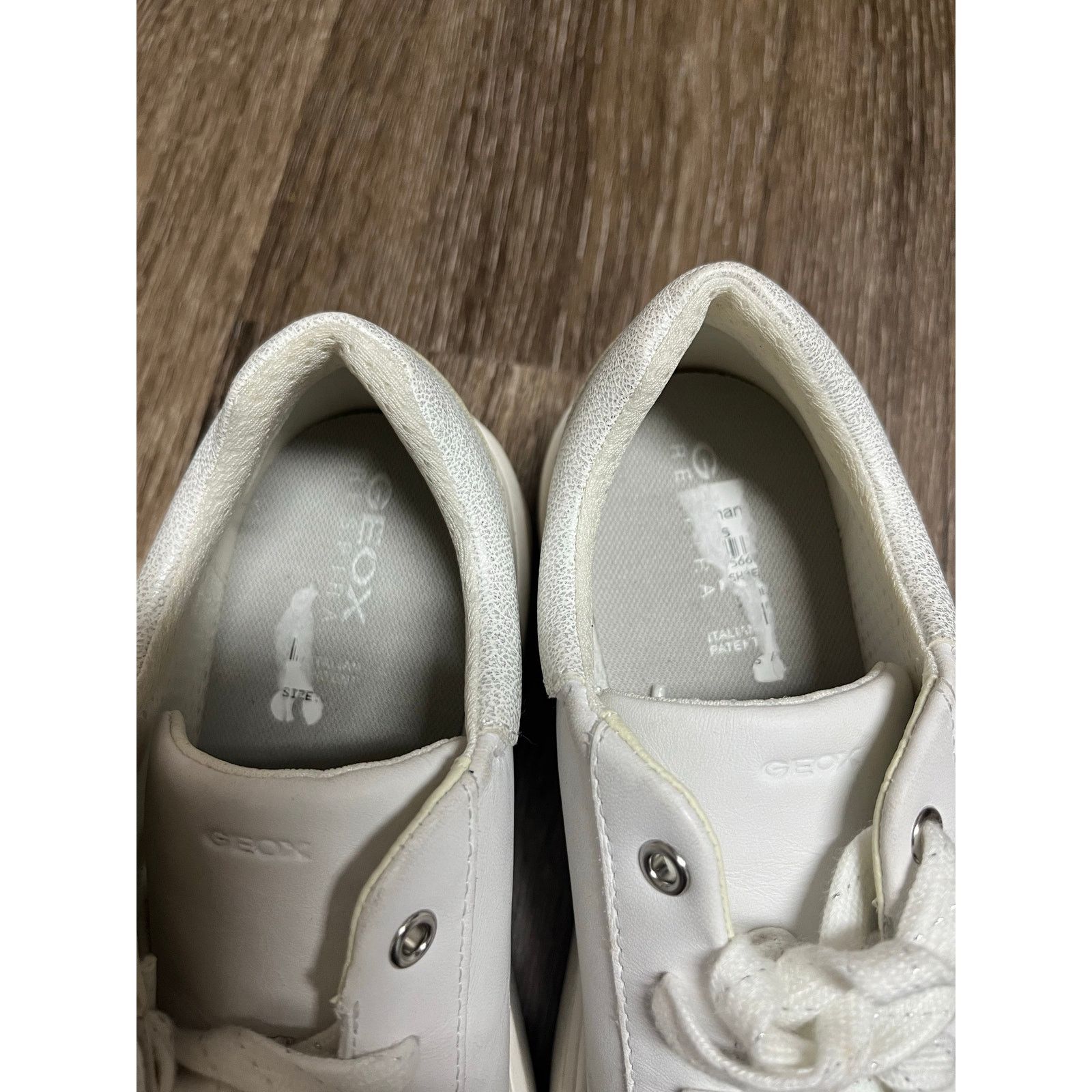 Geox Geox D Nhenbus White Studded Sneakers size 6 Size US 6 / IT 36 - 8 Thumbnail