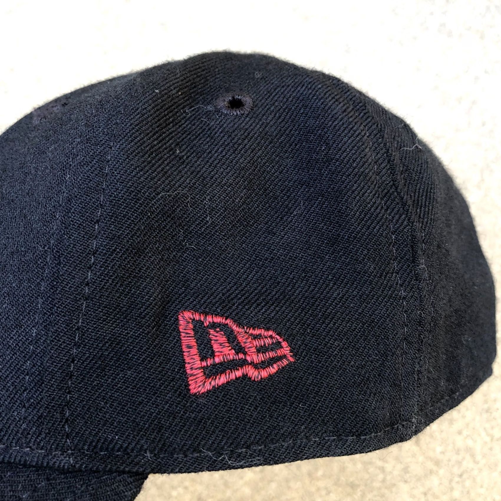 New Era VTG Y2K NEW ERA San Francisco Giants Fitted Hat 7 1/4 2000 World Champions Pin Black Red Mens Baseball Cap Size ONE SIZE - 3 Thumbnail