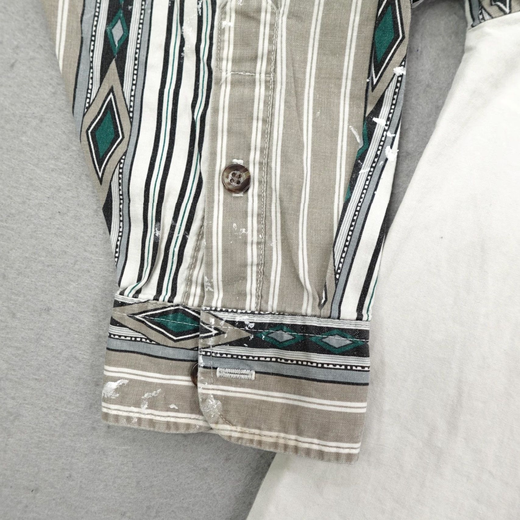 Vintage VINTAGE Panhandle Slim Shirt XL Gray Aztec Striped Button-Up Long Sleeve Western Mens Size US XL / EU 56 / 4 - 5 Thumbnail