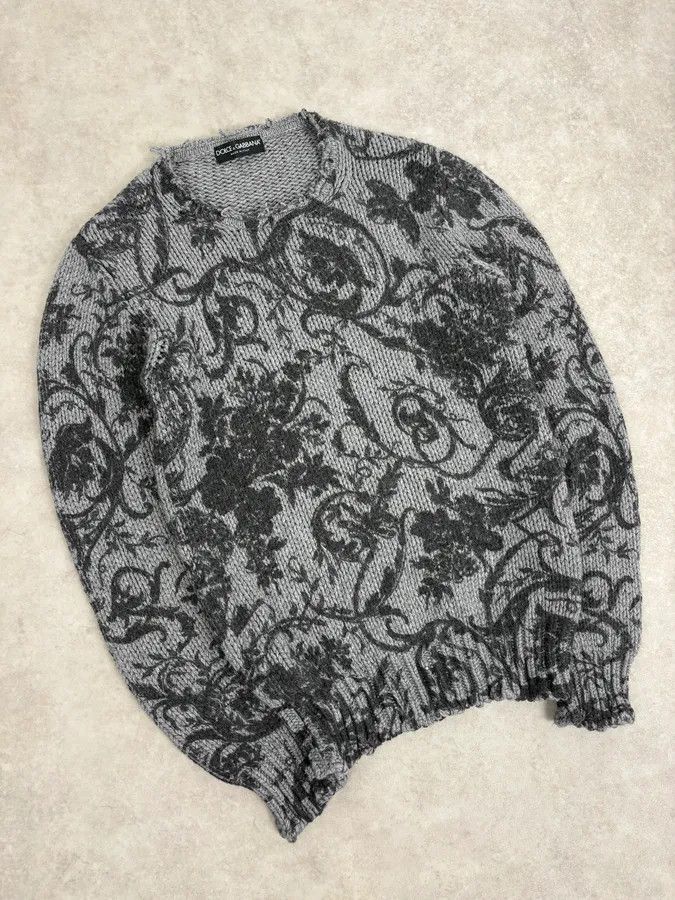 Dolce & Gabbana 2010s Dolce & Gabbana Floral Grey Wool Sweater Size US M / EU 48-50 / 2 - 4 Thumbnail