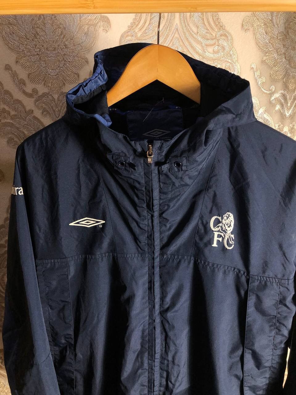 Umbro VINTAGE UMBRO FC CHELSEA LONDON ENGLAND SOCCER JERSEY RETRO Size US S / EU 44-46 / 1 - 3 Thumbnail
