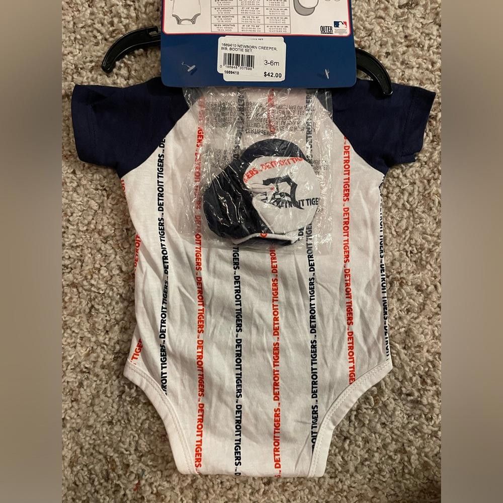 Designer Detroit Tigers Comerica Park Baby Onesie & Booties Size ONE SIZE - 2 Thumbnail