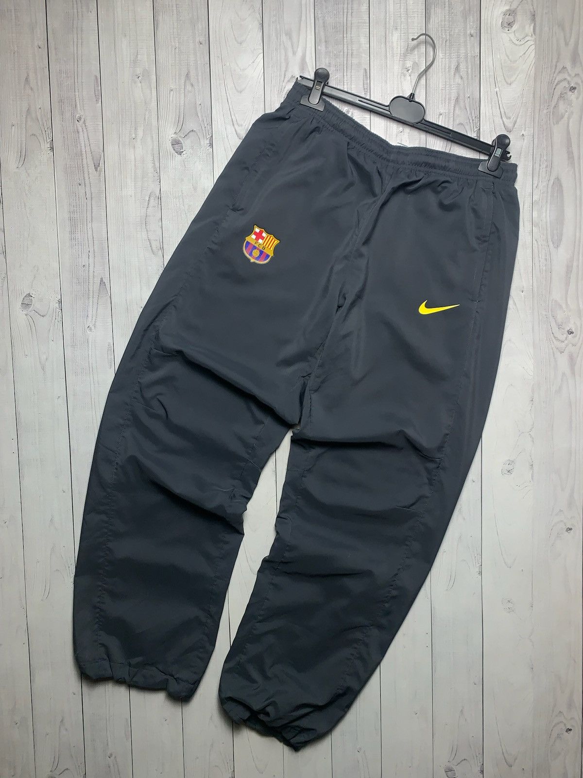 Vintage Nike Barcelona drill pants soccer joggers Y2K size L
