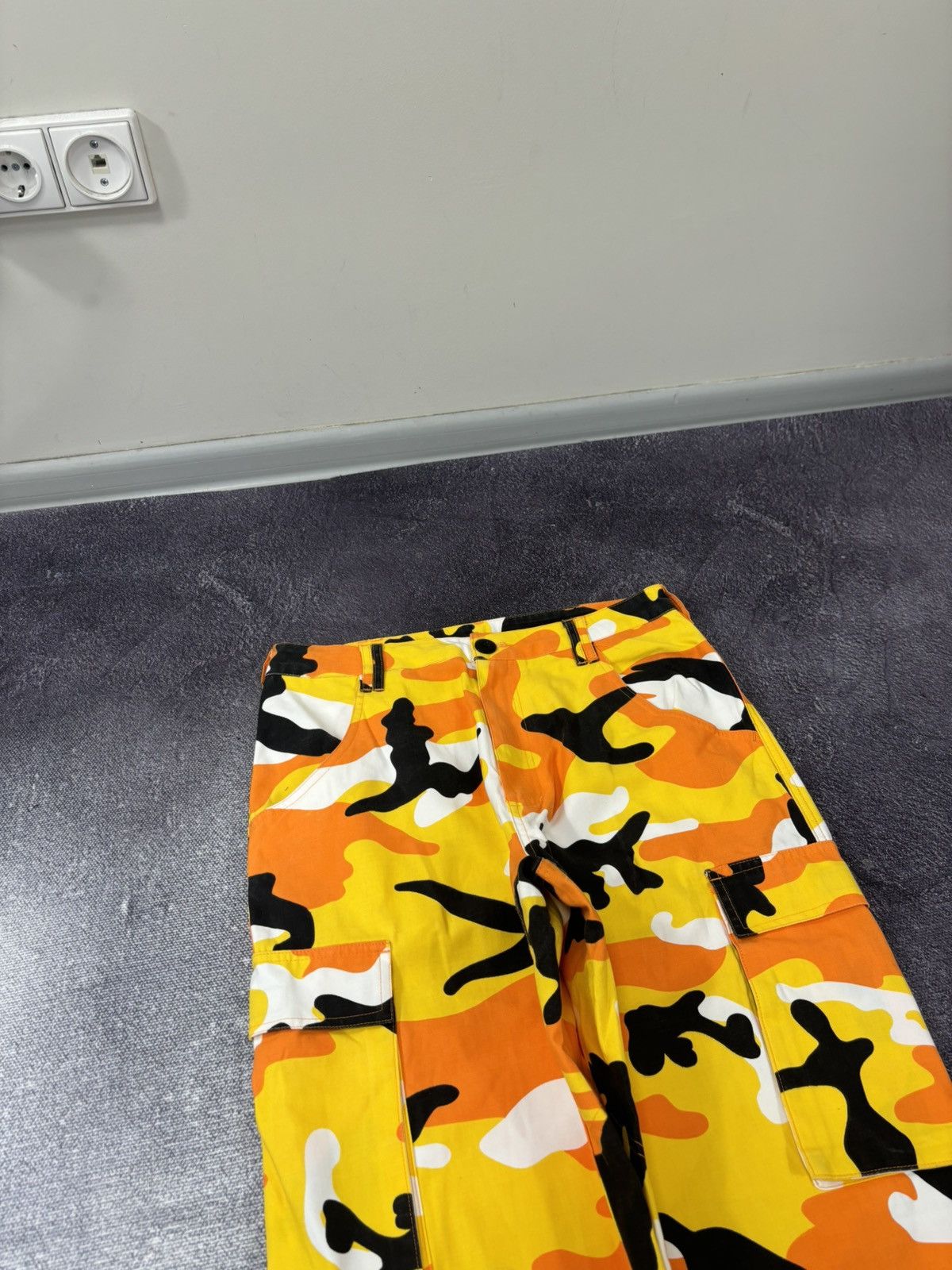 Karl Kani Vintage Karl Kani Y2K Camo Military Hype Baggy Cargo Pants Size US 32 / EU 48 - 6 Thumbnail
