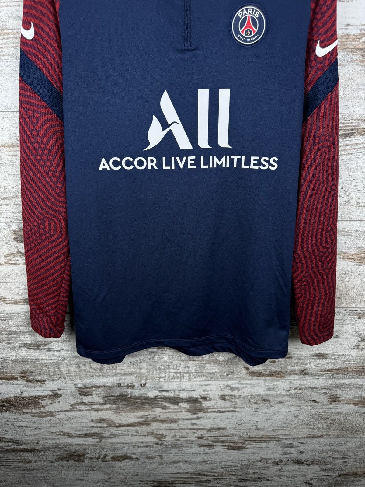 Nike Mens Vintage Nike Paris Saint-Germain Soccer jersey T-shirt Size US L / EU 52-54 / 3 - 4 Thumbnail