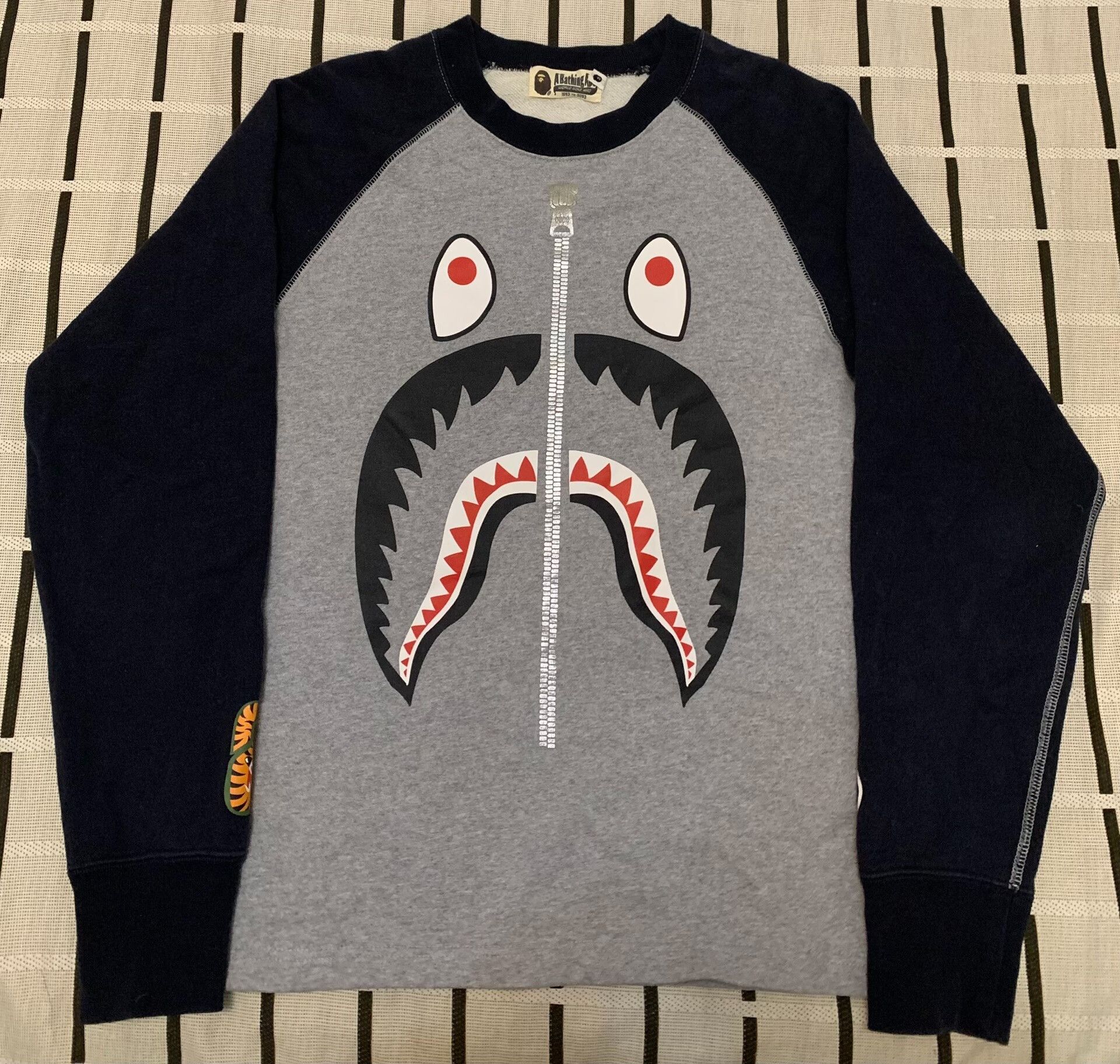 Bape Bape Shark Gray Hoodie S Men Size US S / EU 44-46 / 1 - 1 Thumbnail