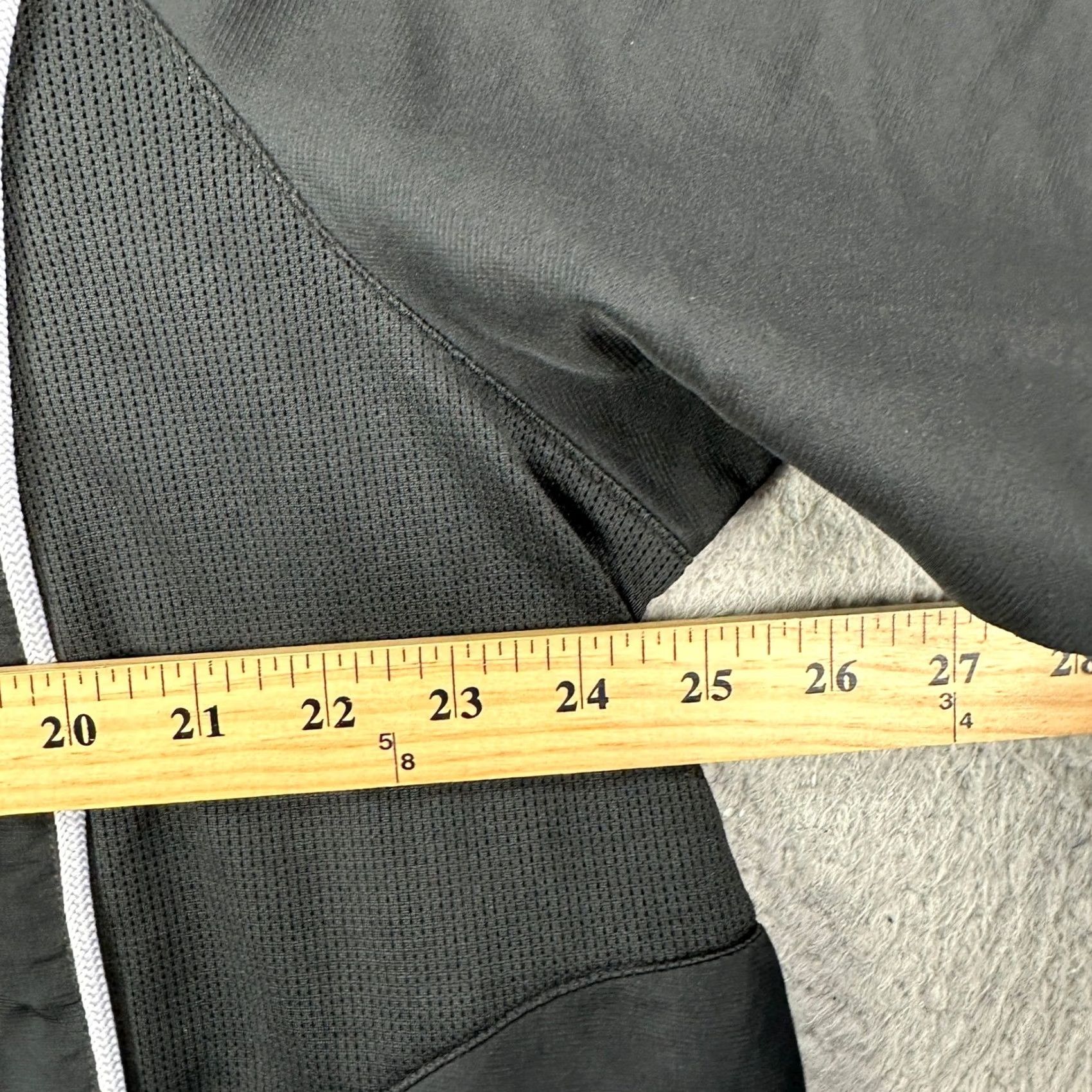 Nike Nike Jacket Lightweight Mens XL Gray Quarter Zip Long Sleeve Pullover Alabama Output: Limited to original title words only. Size US XL / EU 56 / 4 - 5 Thumbnail