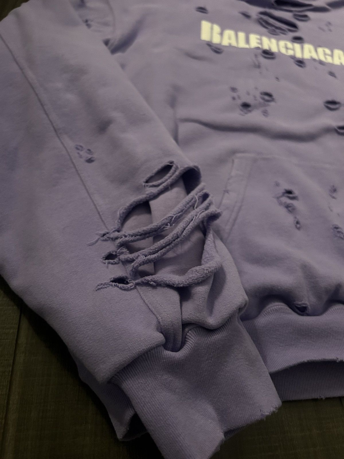 Balenciaga Balenciaga Distressed Hoodie Size US XS / EU 42 / 0 - 4 Thumbnail