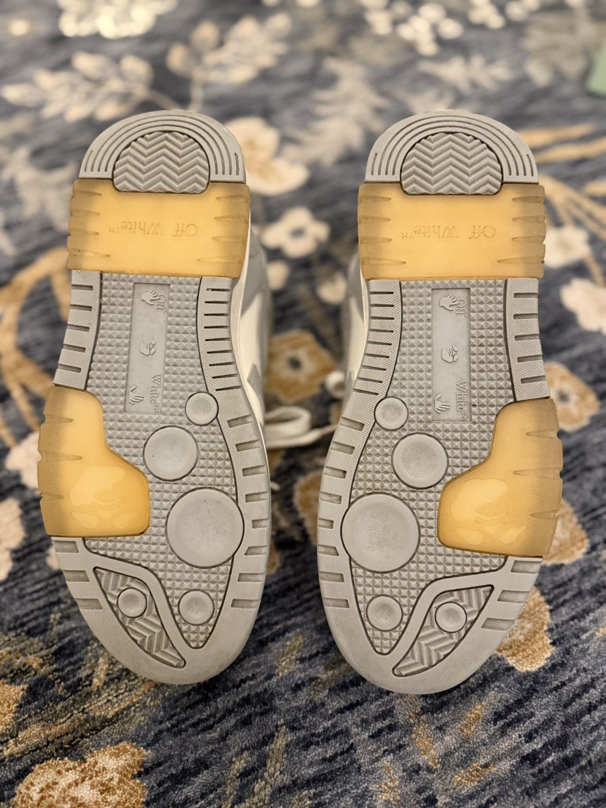 Off-White Off-white out of office Size US 8.5 / IT 38.5 - 12 Thumbnail