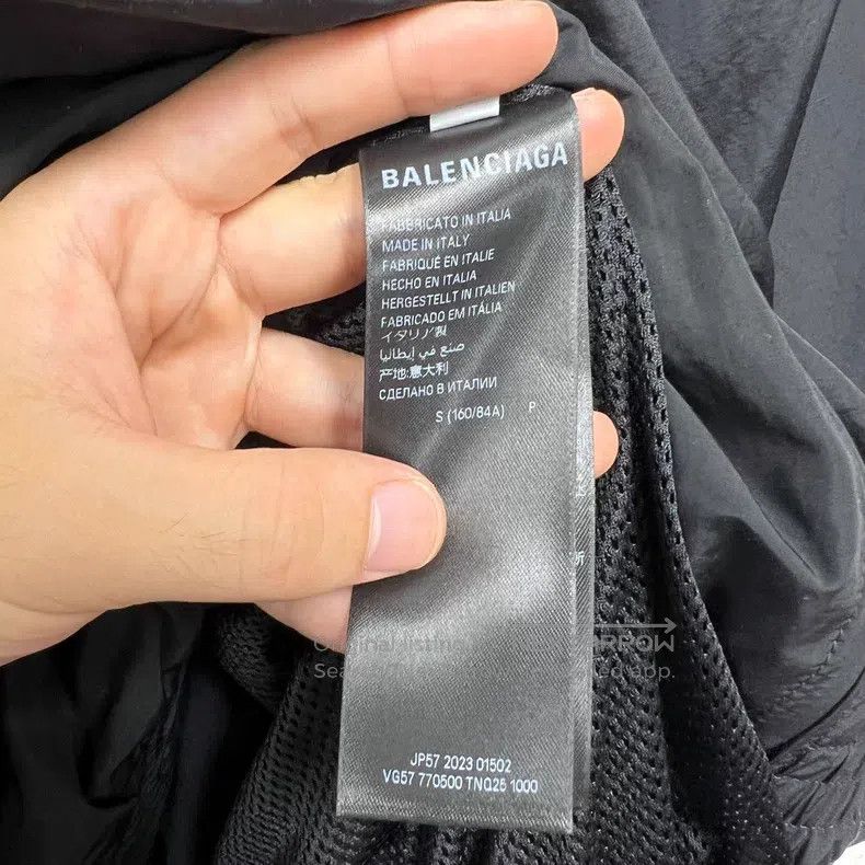 Balenciaga Balenciaga Fake Two Piece 3B Embroidered Windbreaker Jacke Size US S / EU 44-46 / 1 - 6 Thumbnail