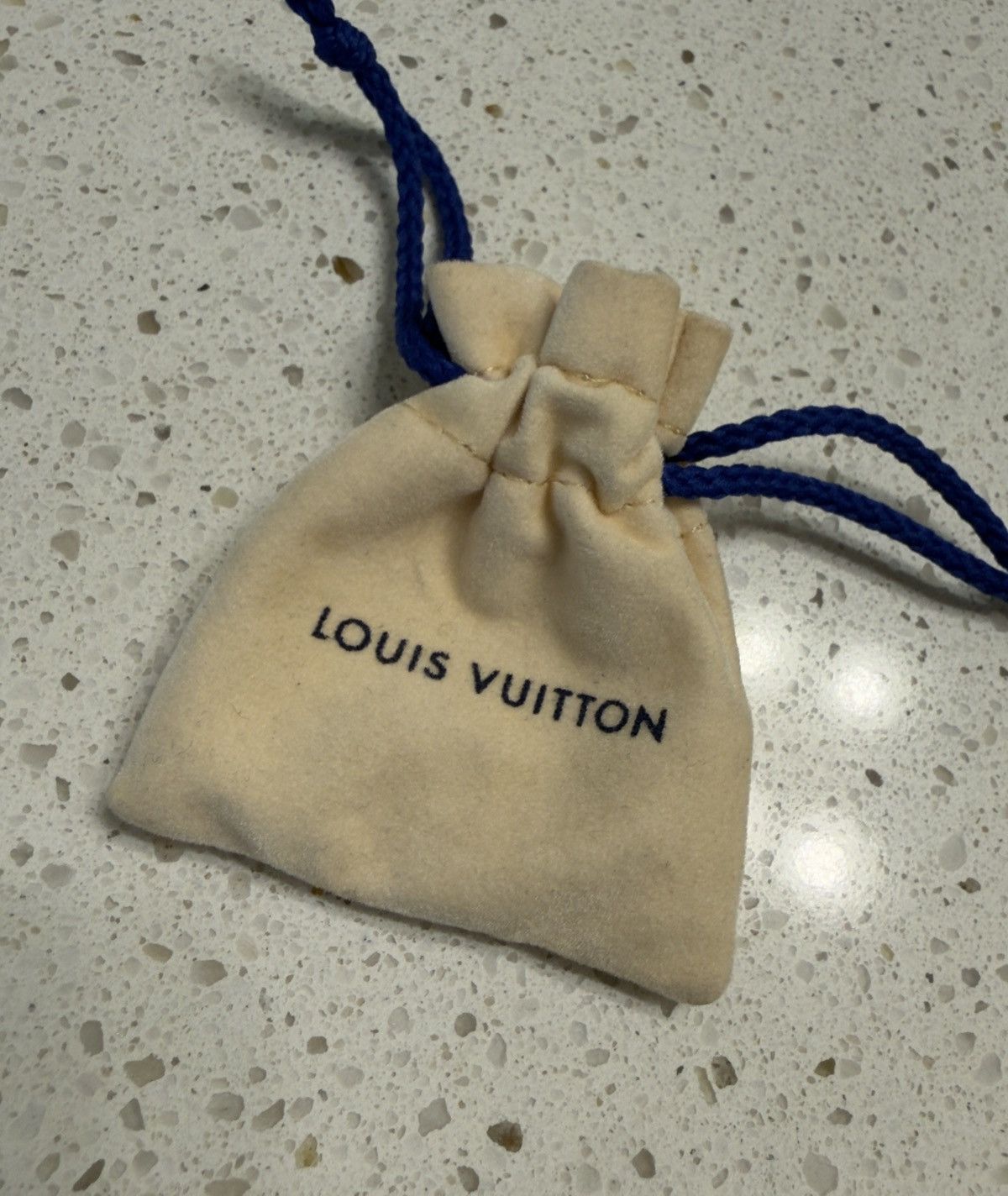 Louis Vuitton Louis Vuitton Pizza Medium Charm Size ONE SIZE - 6 Thumbnail