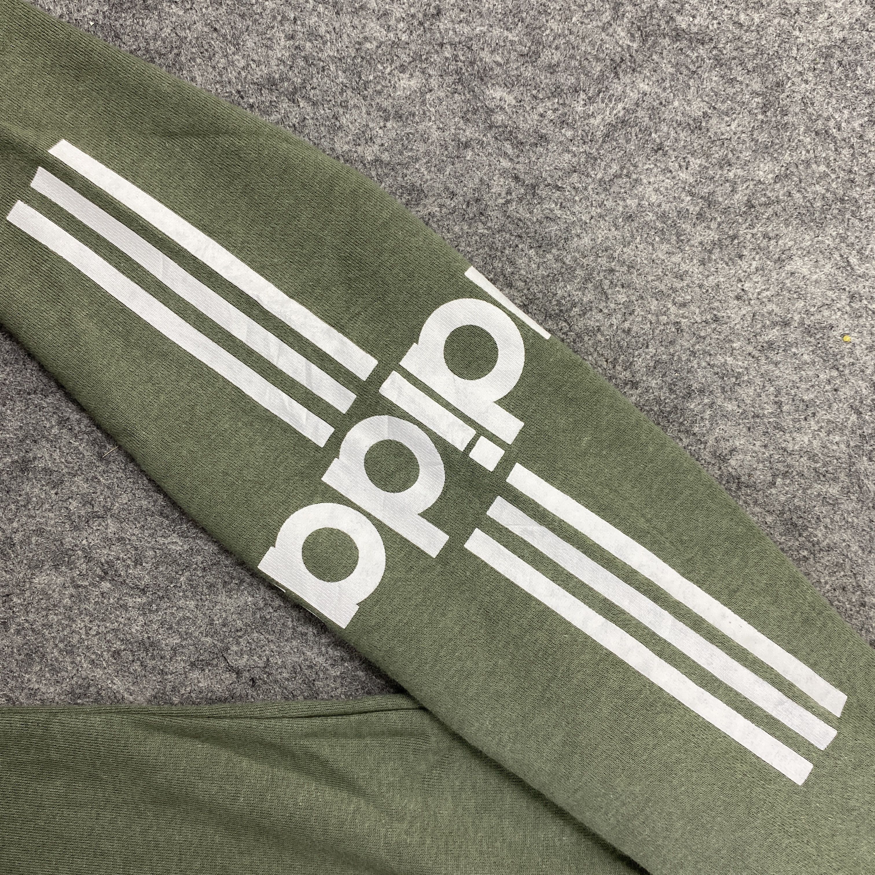 Adidas Vintage Adidas Big Logo Hoodie - SW0101 Size US M / EU 48-50 / 2 - 11 Thumbnail