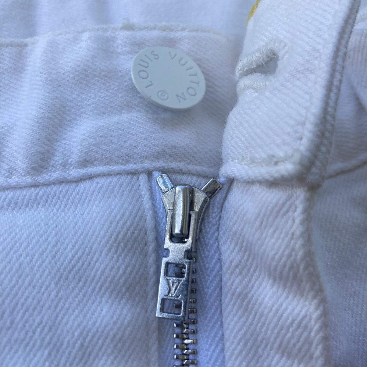 Designer LOUIS VUITTON ALL WHITE SLIM STRETCH JEANS Size 29" - 9 Thumbnail