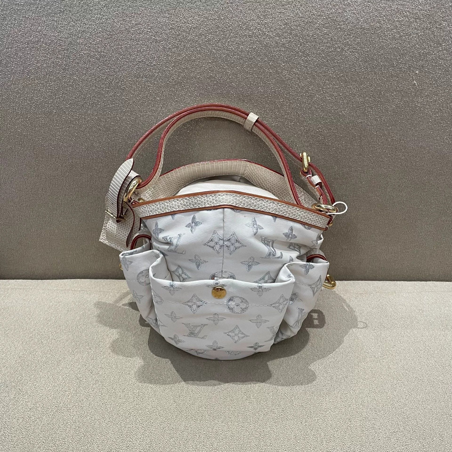 Louis Vuitton Pre-loved Bag Very good condition Size ONE SIZE - 1 Thumbnail