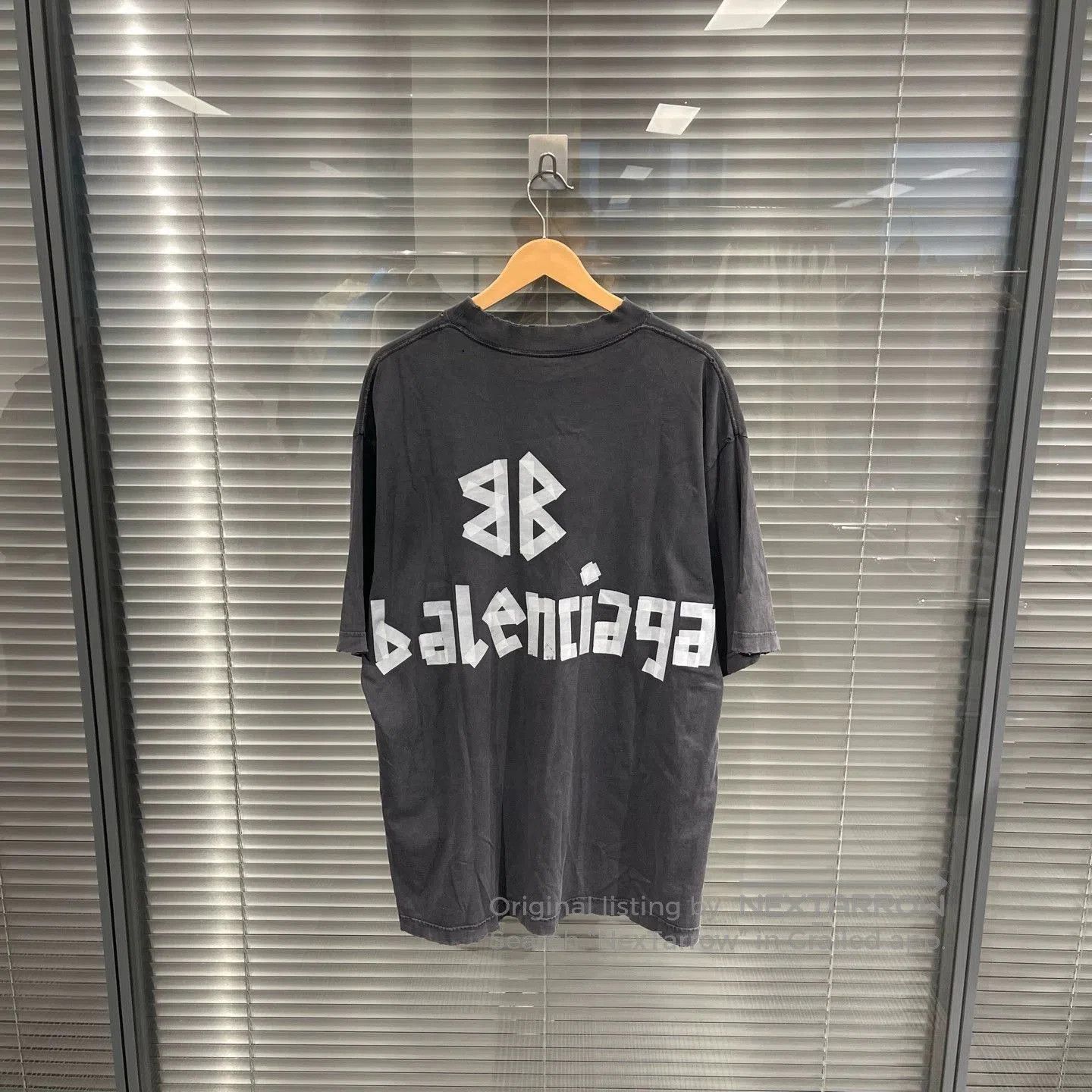 Balenciaga Black Oversized Short-Sleeve Graphic Shirt. Size US S / EU 44-46 / 1 - 2 Thumbnail