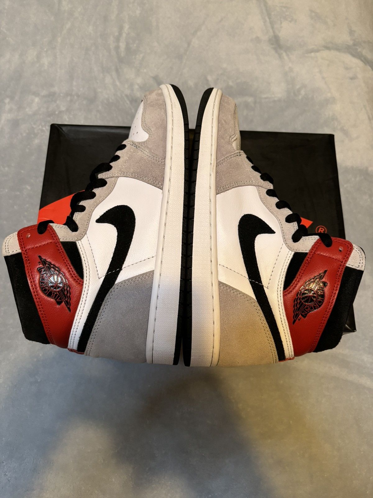 Jordan Brand Jordan 1 Retro High OG Smoke Gray 2020 Size 10 Size US 10 / EU 43 - 3 Thumbnail