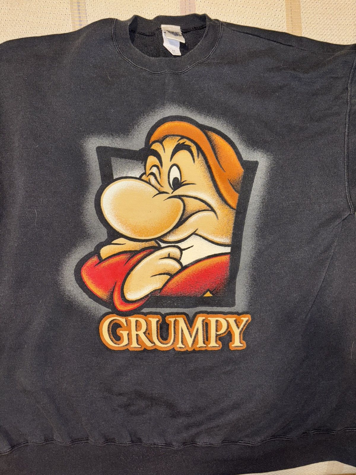 Disney Vintage Disney Grumpy Snow White Sweatshirt spray paint Size US XL / EU 56 / 4 - 2 Thumbnail