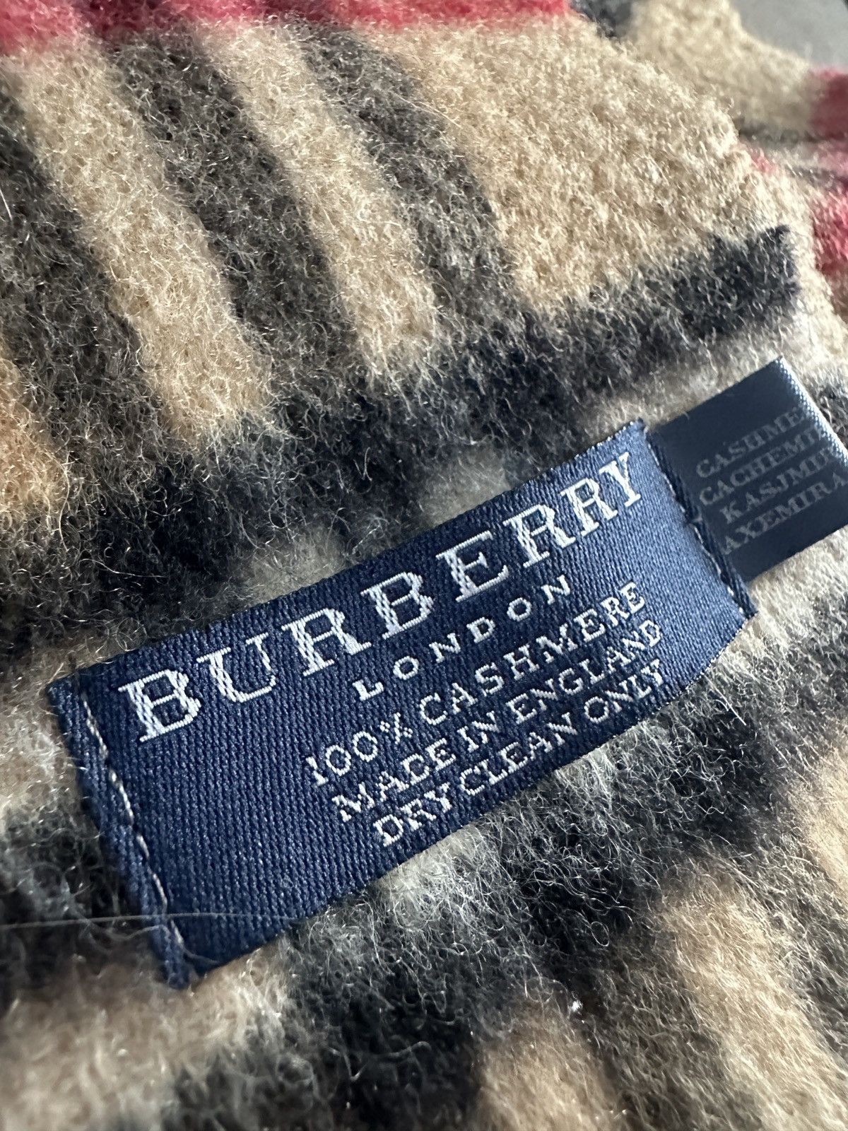 Burberry Burberry Classic Scarf Size ONE SIZE - 3 Thumbnail