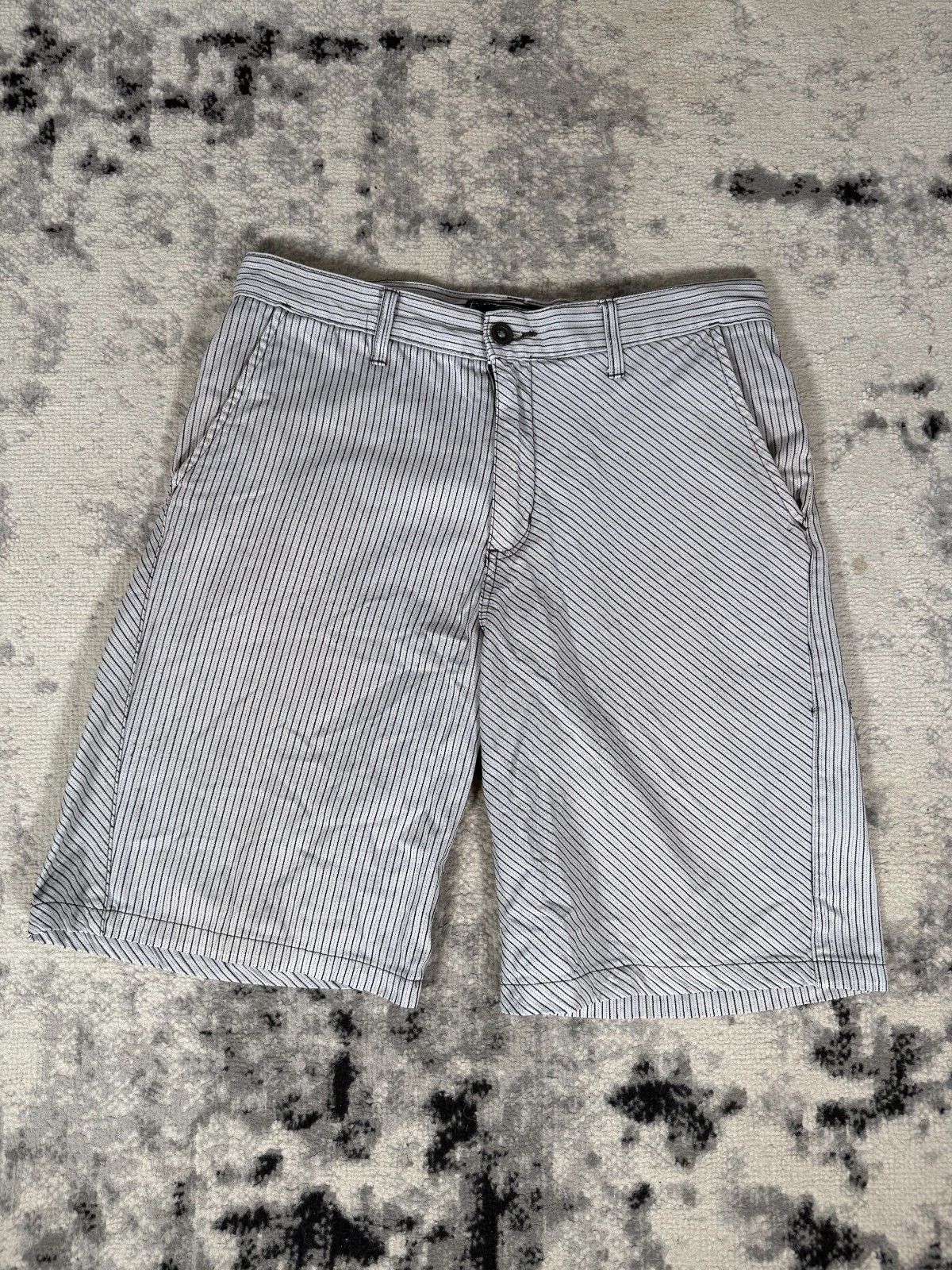 Oakley Y2K Oakley Striped White Shorts Size US 34 / EU 50 - 1 Thumbnail