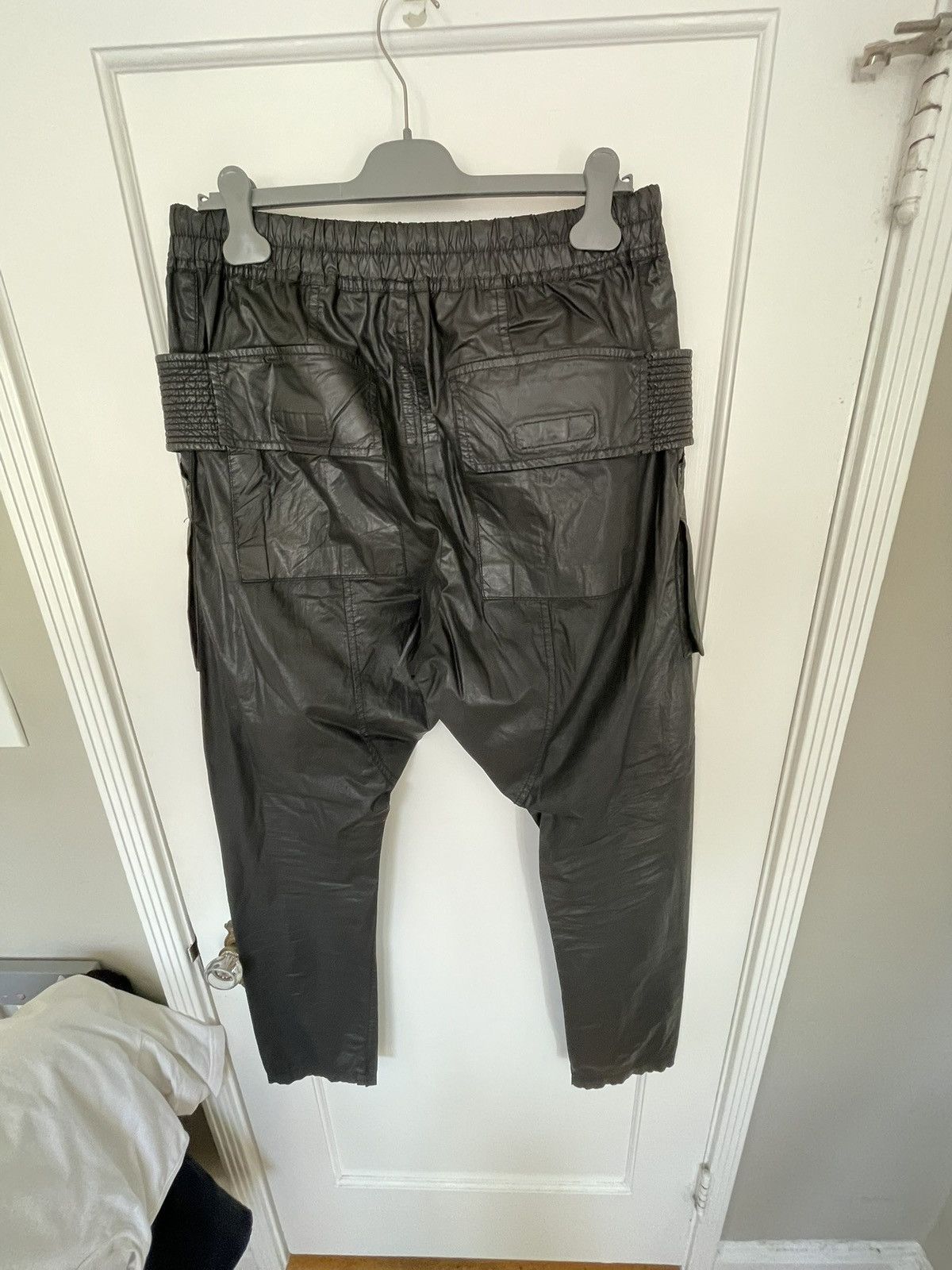 Rick Owens Drkshdw Rick Owens Drkshdw Waxed Creatch Cargos Size US 34 / EU 50 - 2 Thumbnail