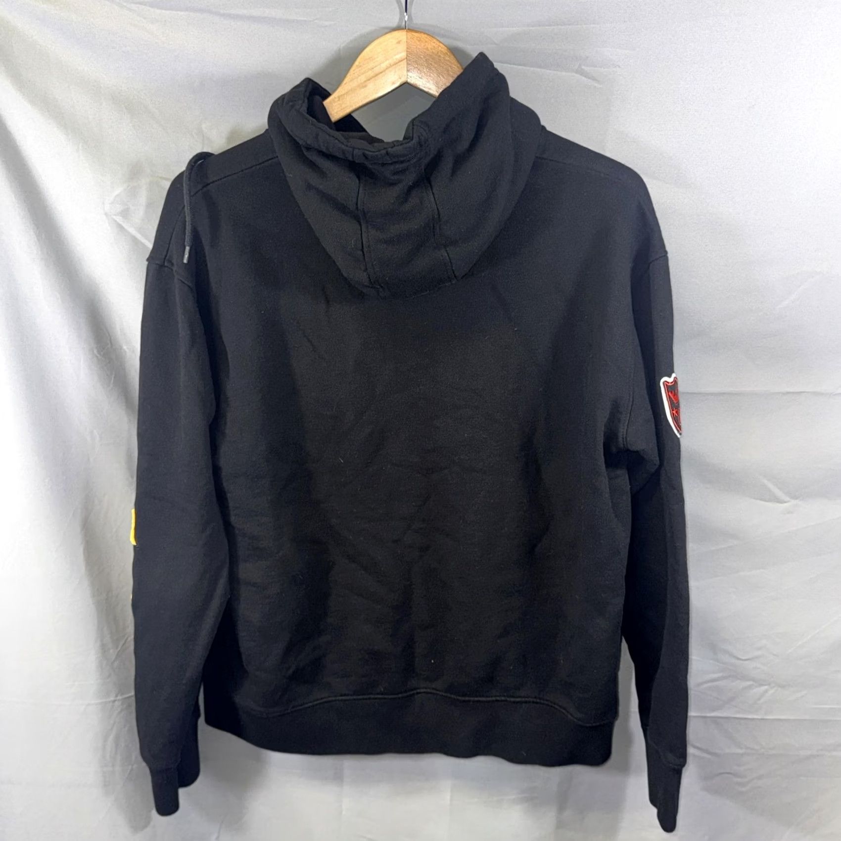 Vintage VINTAGE Staple Hoodie Mens L Black Chenille Patch Applique Stars Pullover Sweatshirt Size US L / EU 52-54 / 3 - 2 Thumbnail