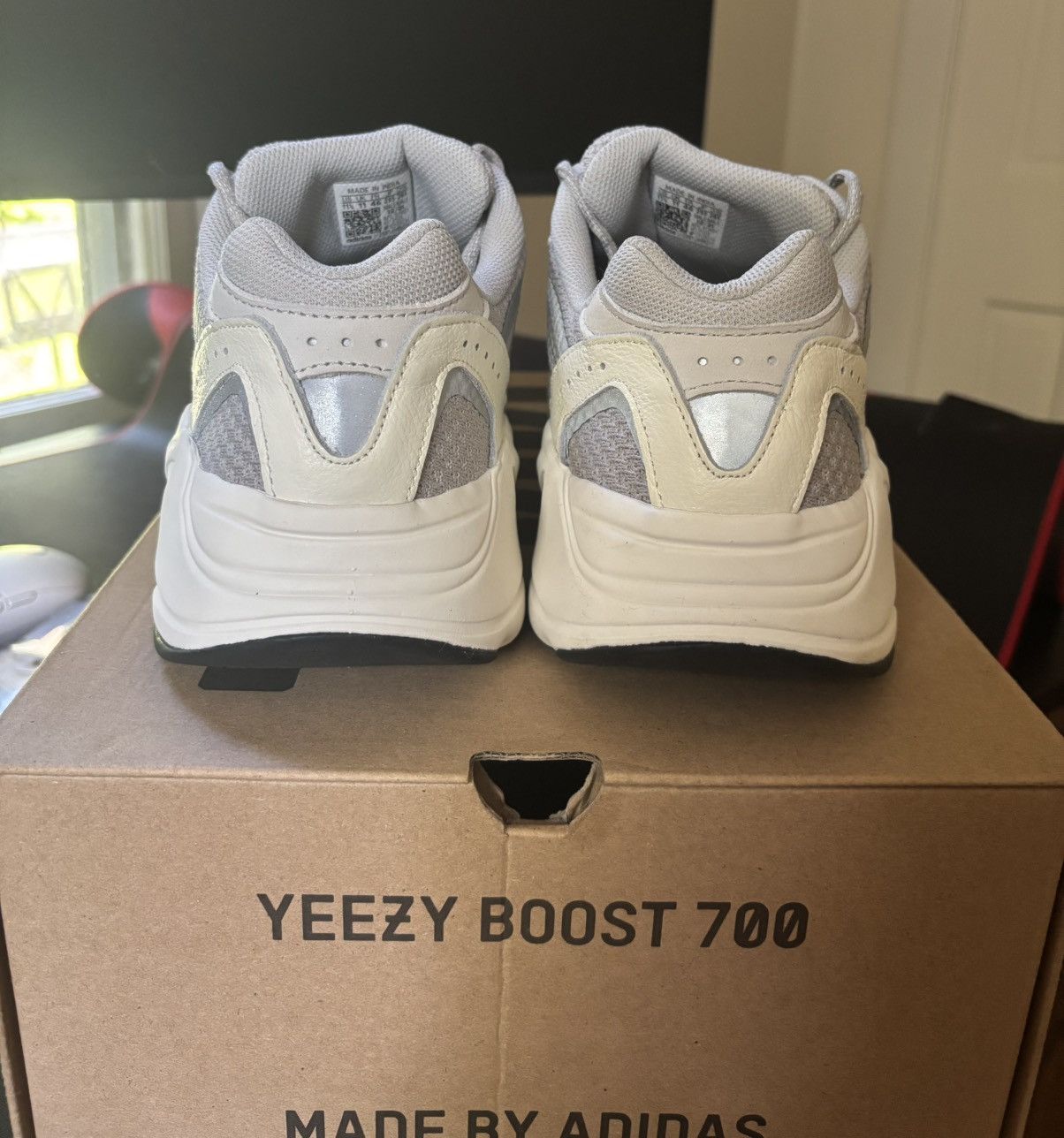 Yeezy Yeezy Boost 700 V2 Size US 11.5 / EU 44-45 - 4 Thumbnail